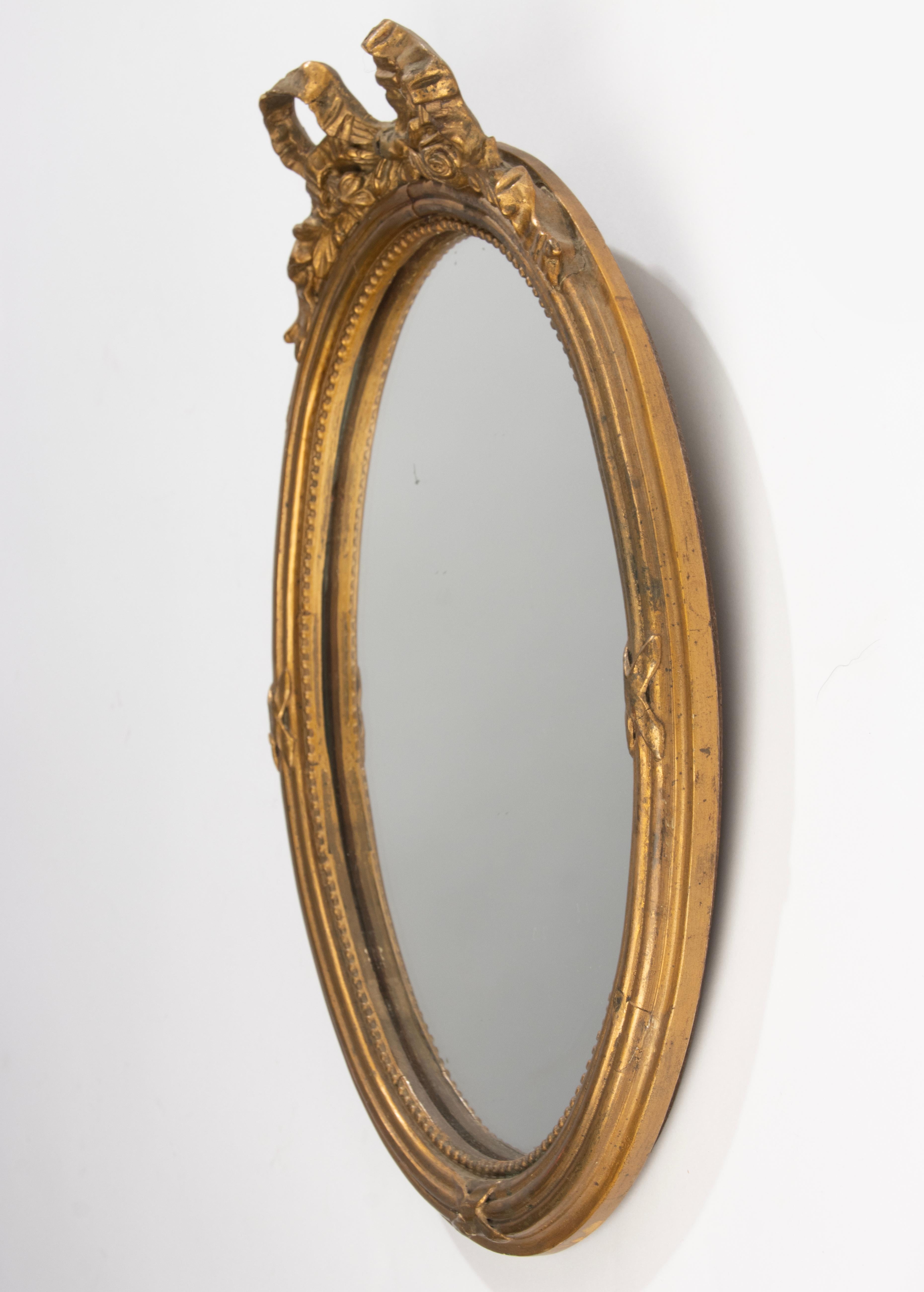 19th Century Oval Mirror - Louis XVI Style - Gilded Gesso on Wood - Small For Sale 1