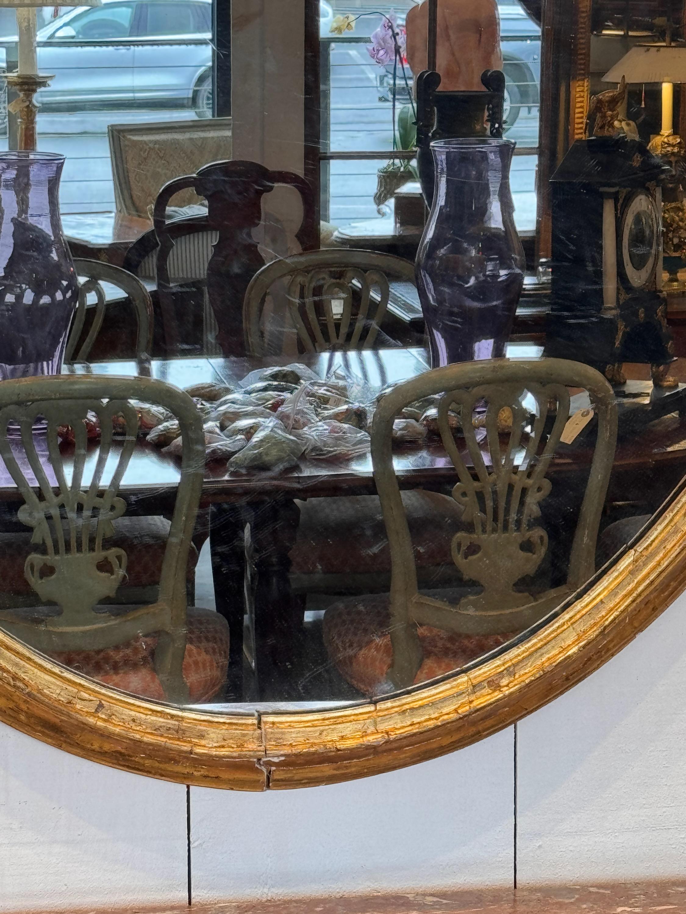 19th Century Oval Mirror With Giltwood Frame In Good Condition In Charlottesville, VA