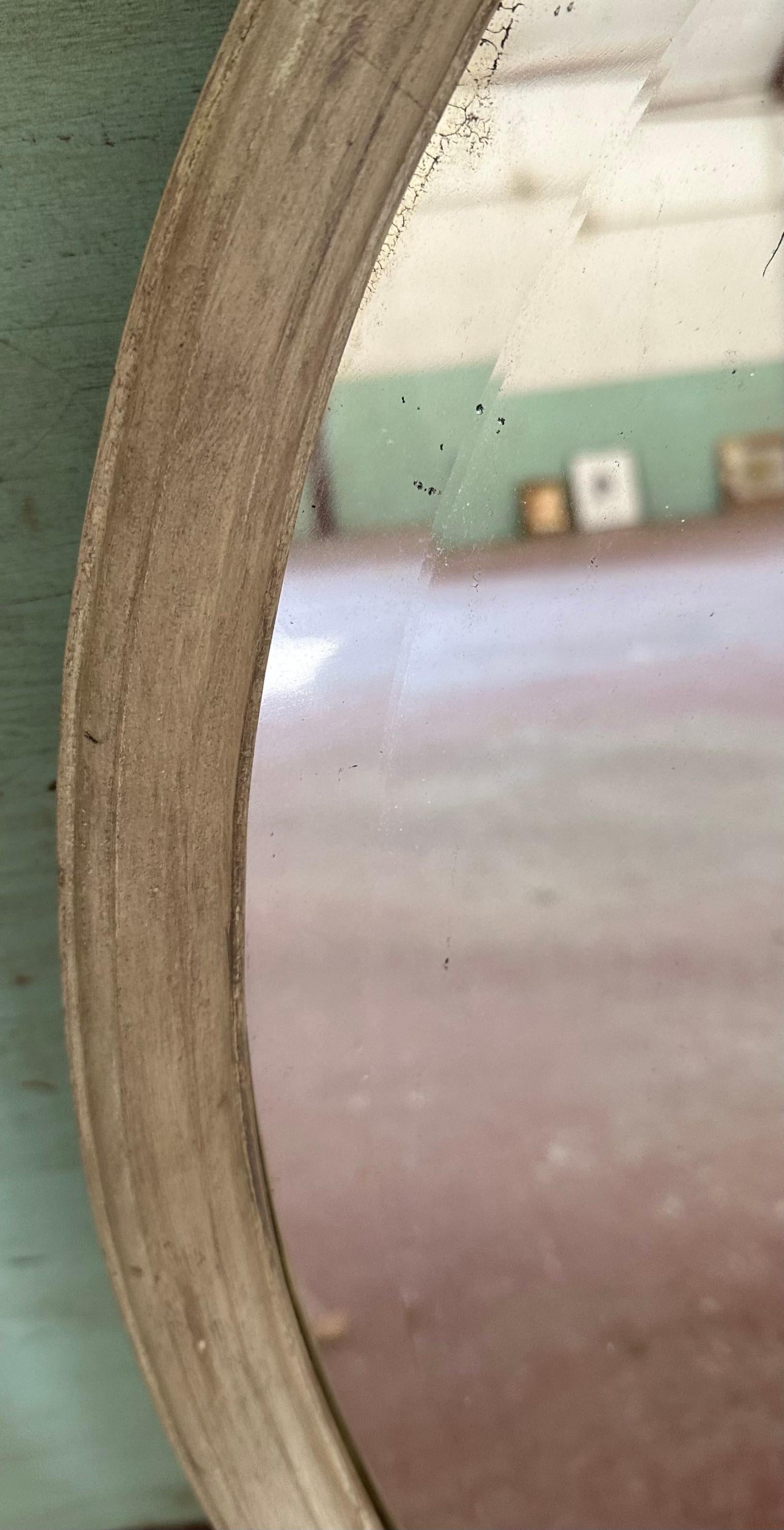 19th Century Oval Painted Mirror In Good Condition In Sheffield, MA