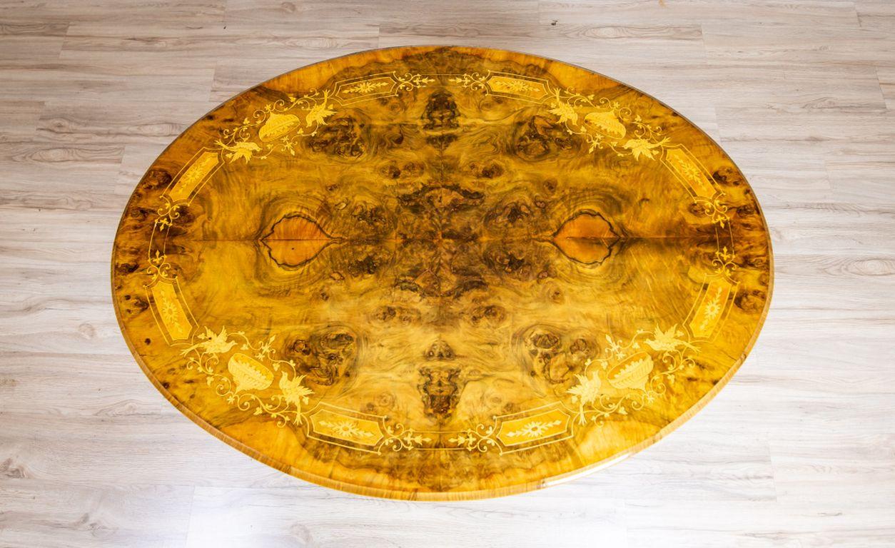 Burl 19th Century Oval Victorian Table For Sale