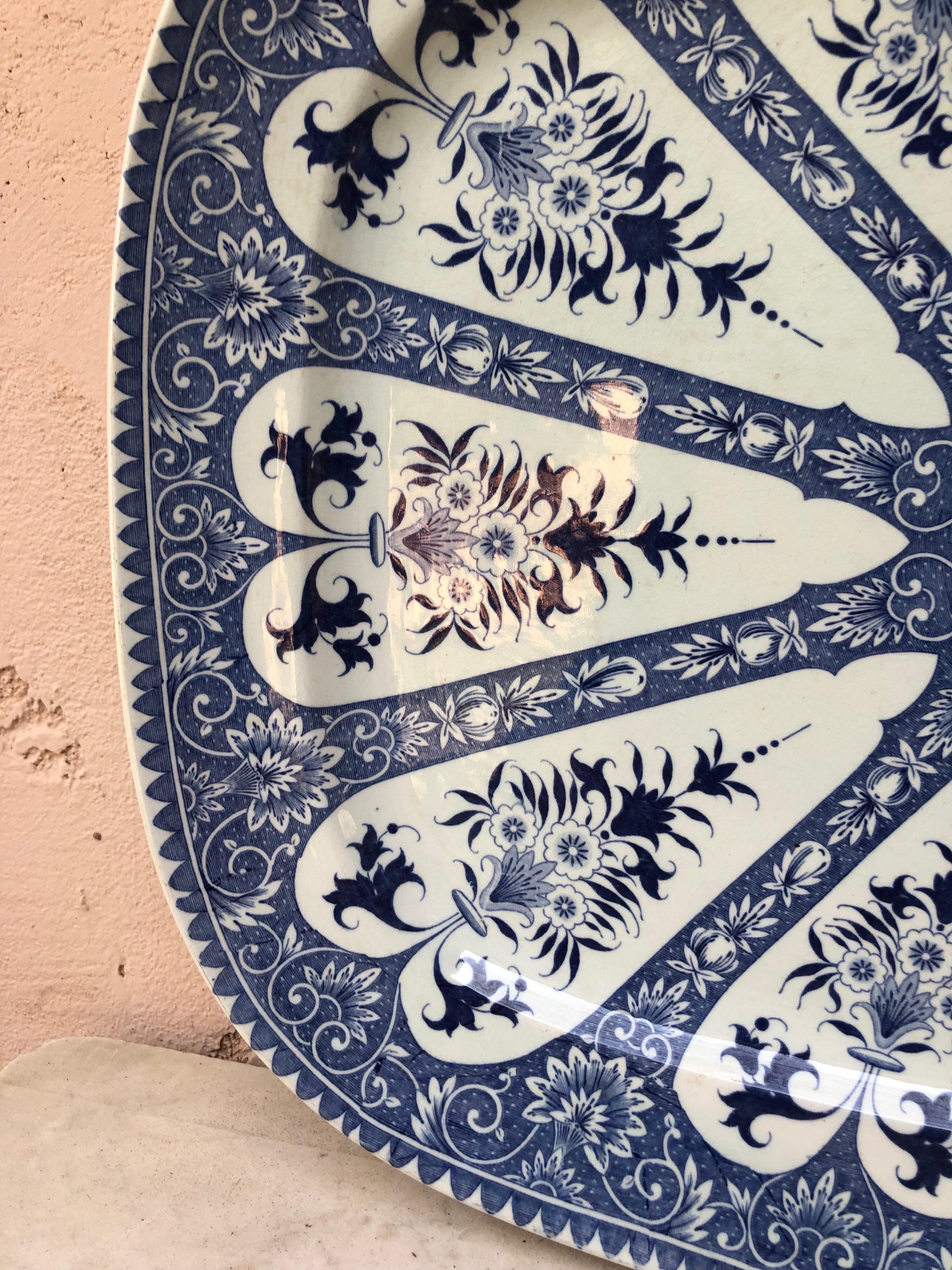 Rare 19th century oversize blue & white Faience Platter signed Sarreguemines, service Francois.
Probably a meat platter.
Measures: 18 inches by 14 inches.