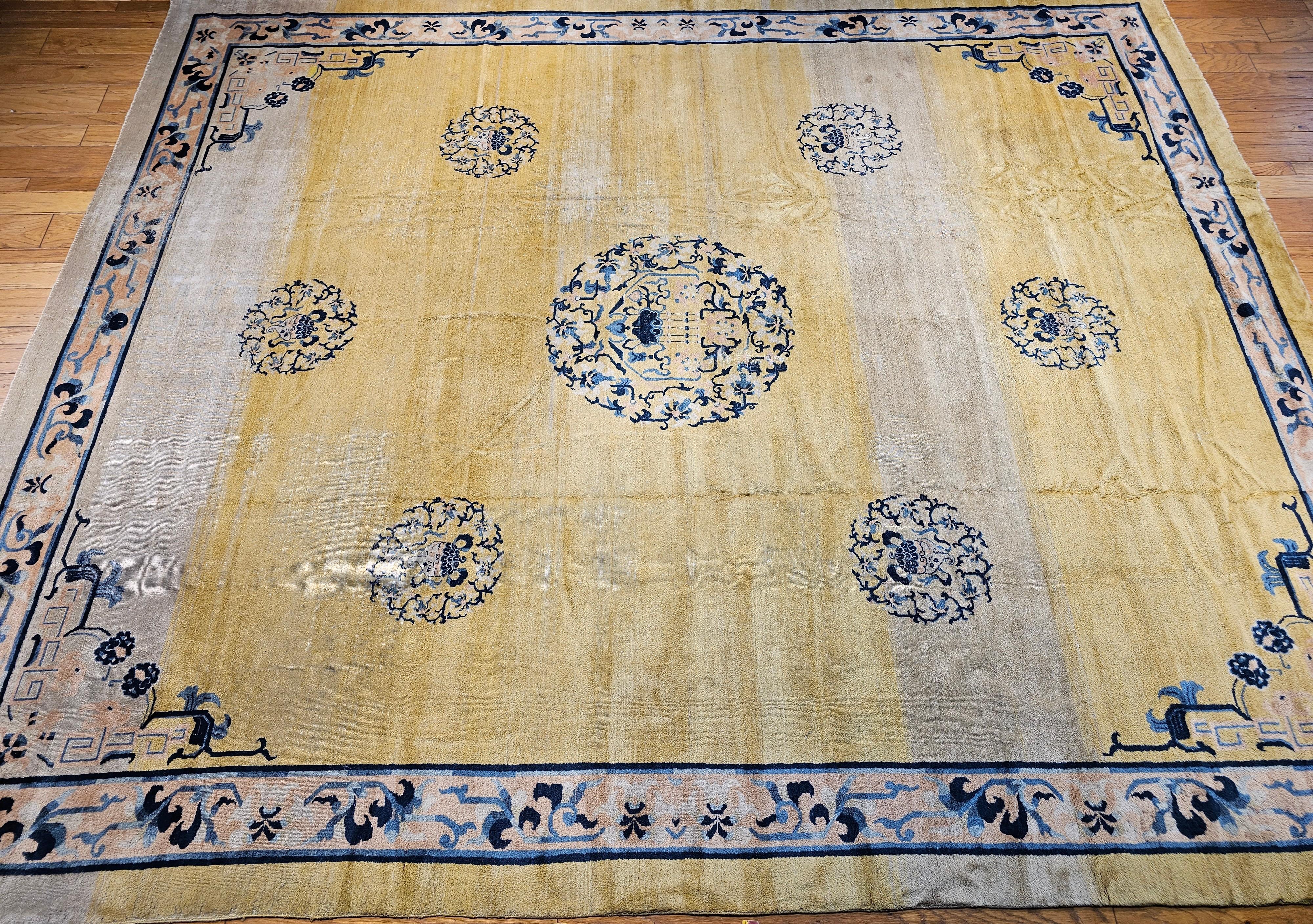 19th Century Oversize Chinese Peking Rug in Ningxia Pattern in Pale Yellow, Pink For Sale 5