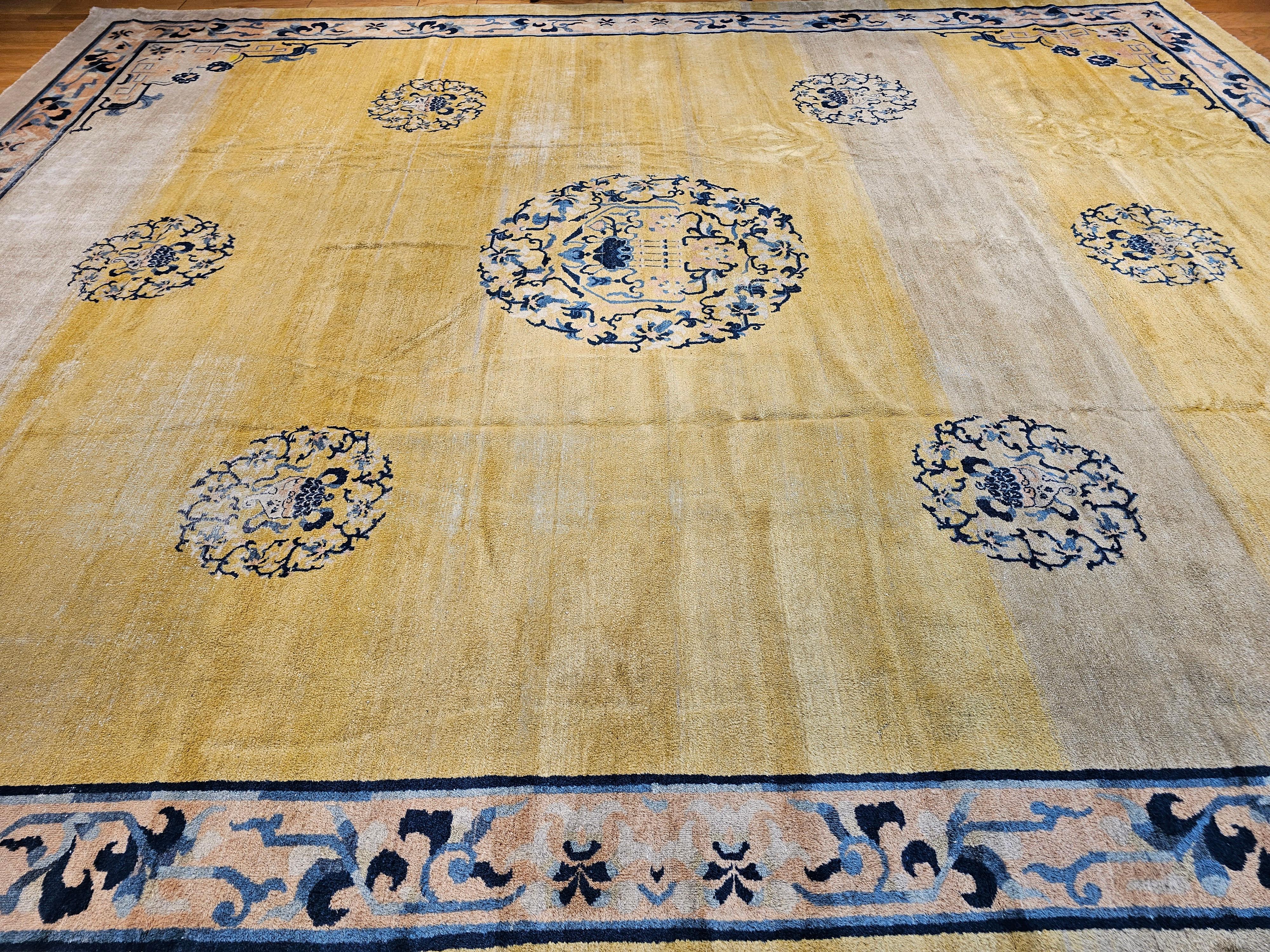 19th Century Oversize Chinese Peking Rug in Ningxia Pattern in Pale Yellow, Pink For Sale 8