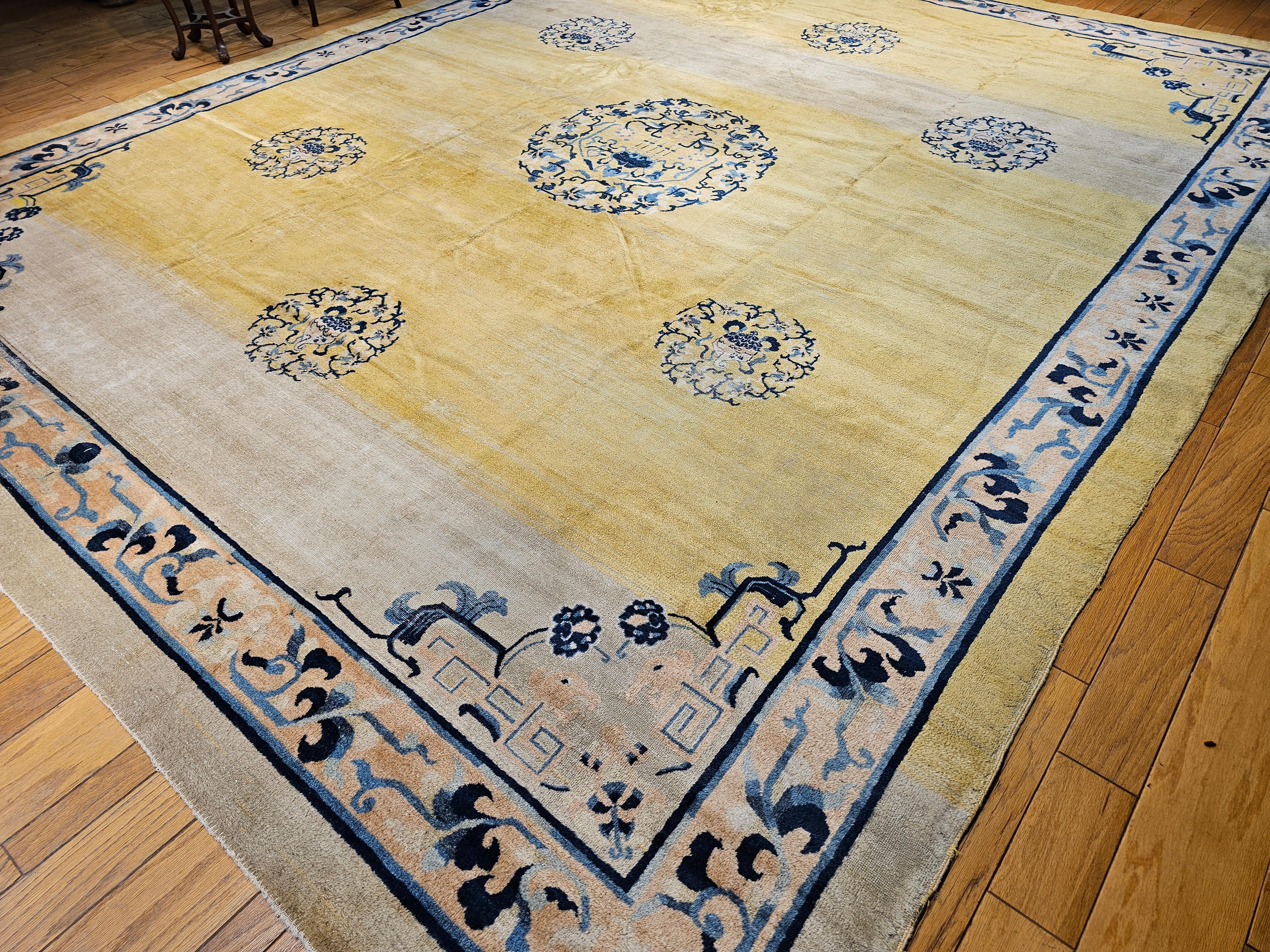 19th Century Oversize Chinese Peking Rug in Ningxia Pattern in Pale Yellow, Pink For Sale 10
