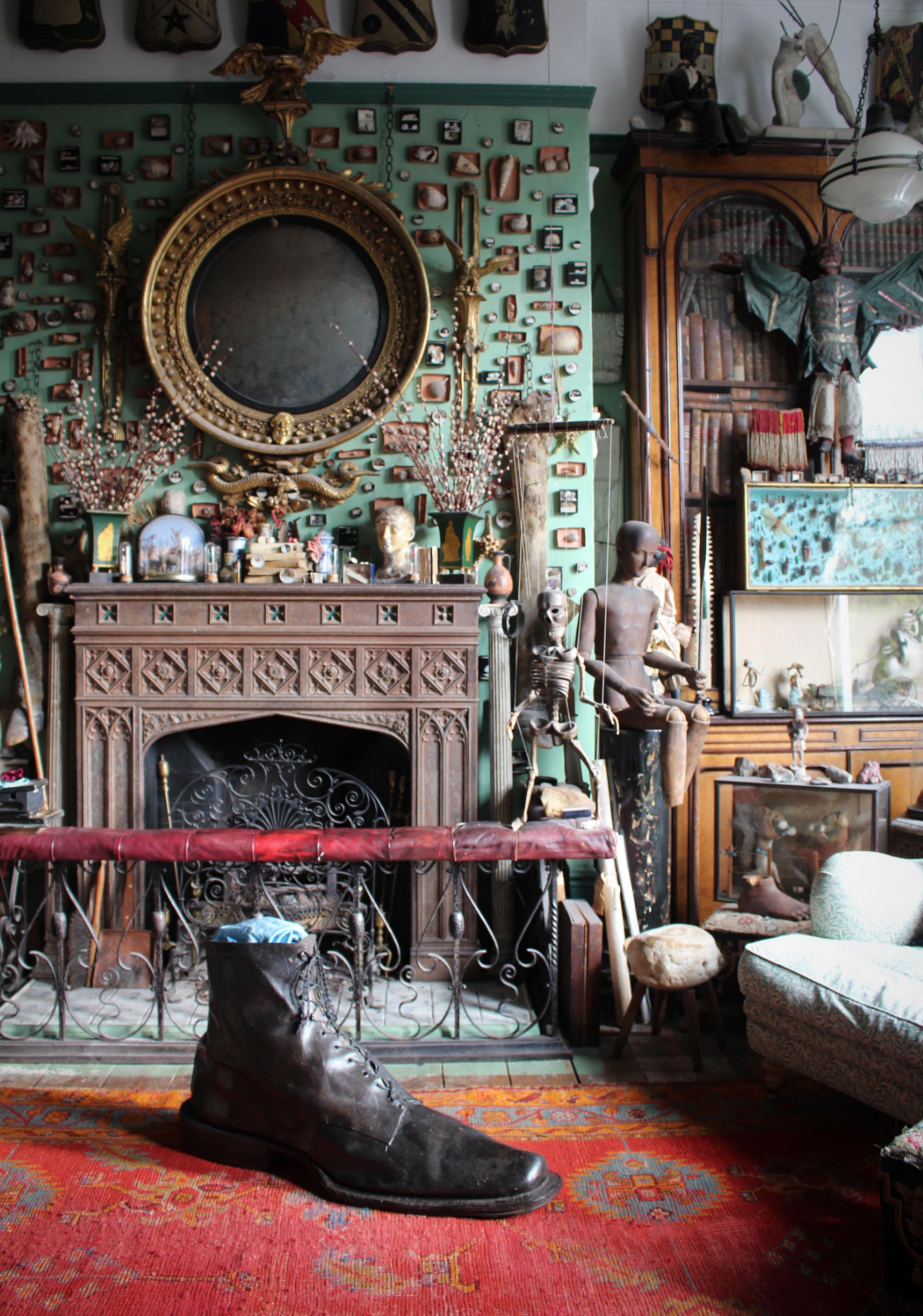 19. Jahrhundert überdimensionale riesige Folk Art Vollleder Messe Zeichen Balmoral Boot im Zustand „Gut“ im Angebot in Lowestoft, GB