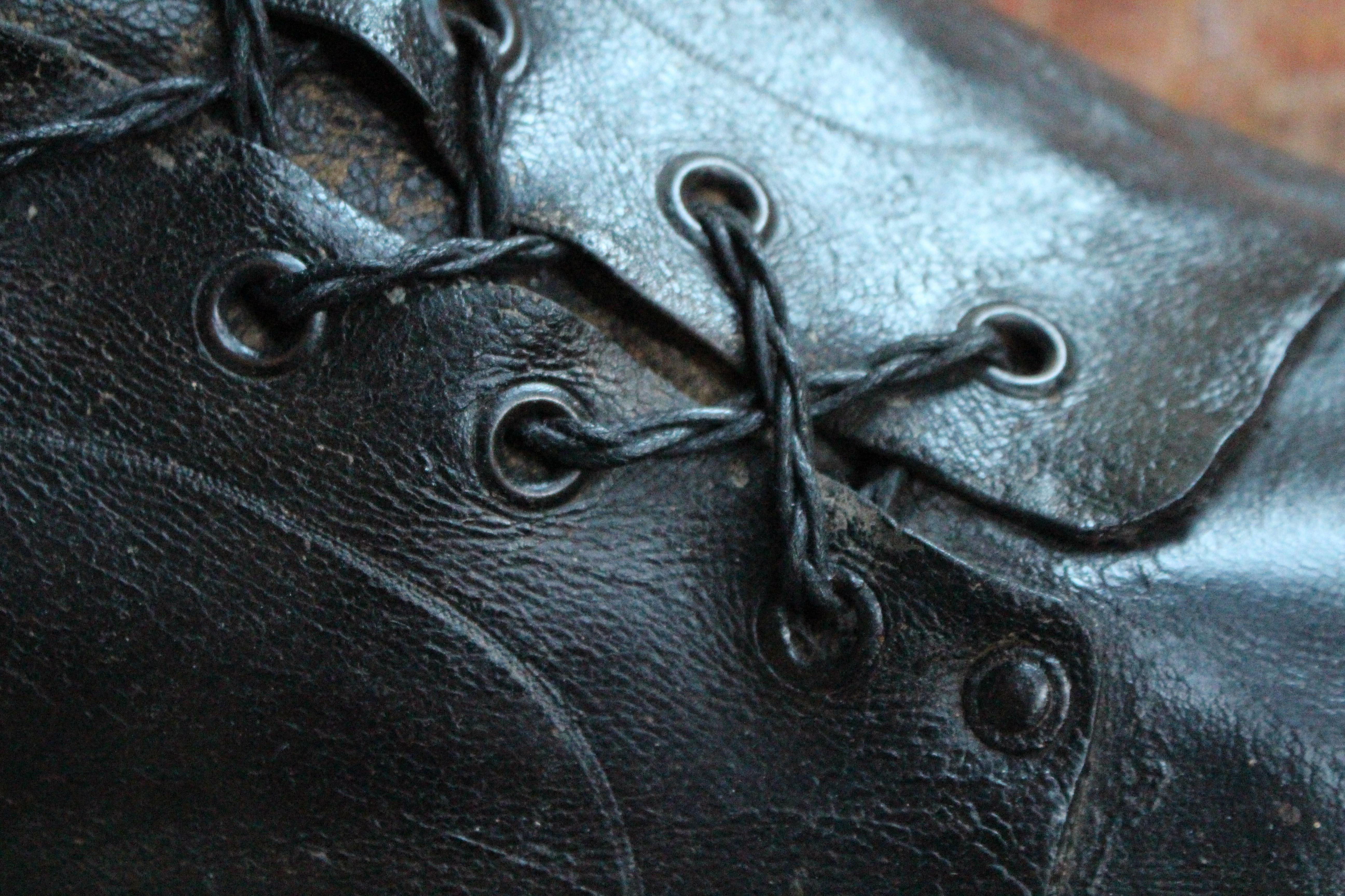 19. Jahrhundert überdimensionale riesige Folk Art Vollleder Messe Zeichen Balmoral Boot im Angebot 3