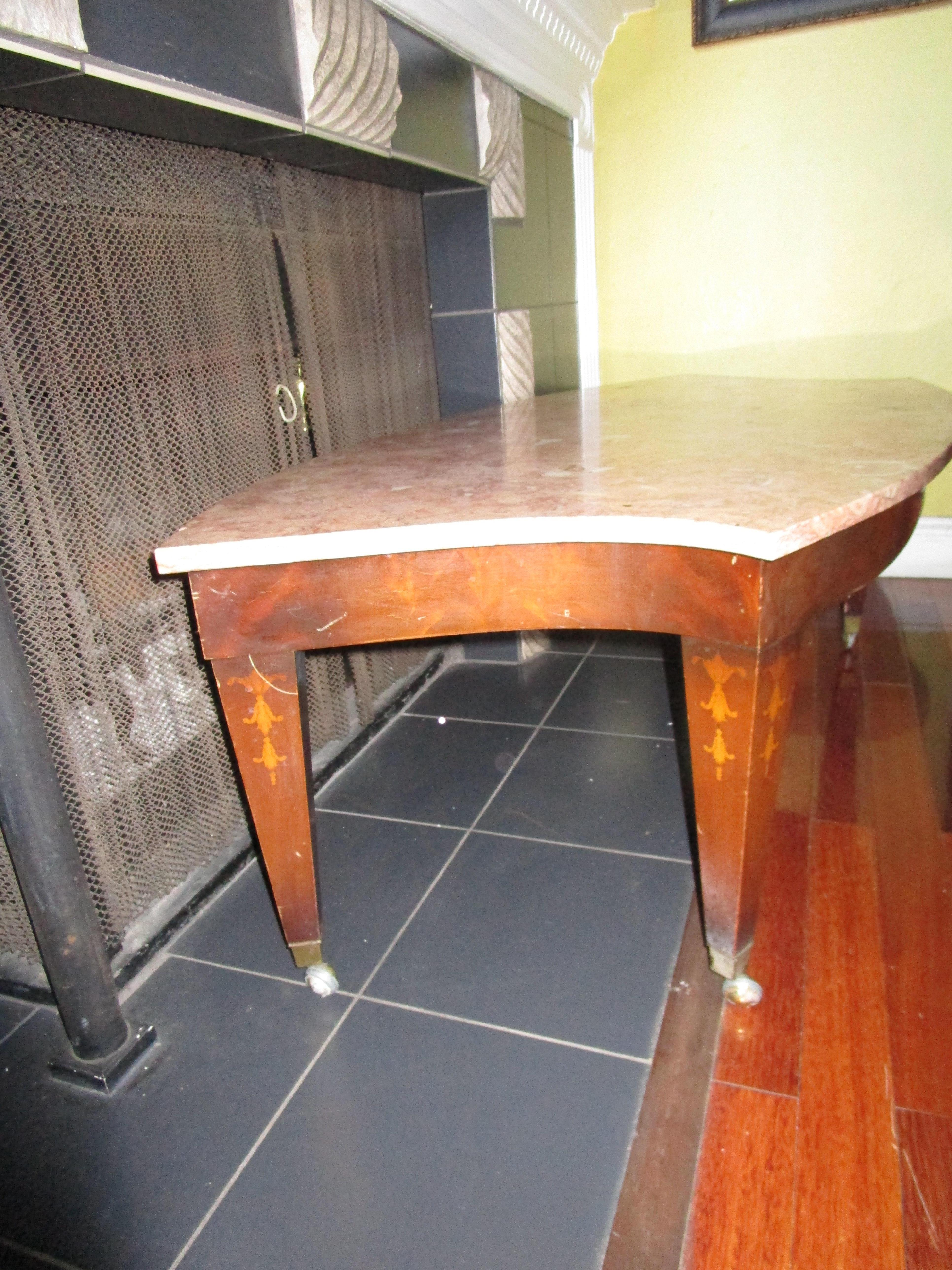 American 19th Century Ovoid Shaped Breche Violette Marble Federal Mahogany Coffee Table  For Sale