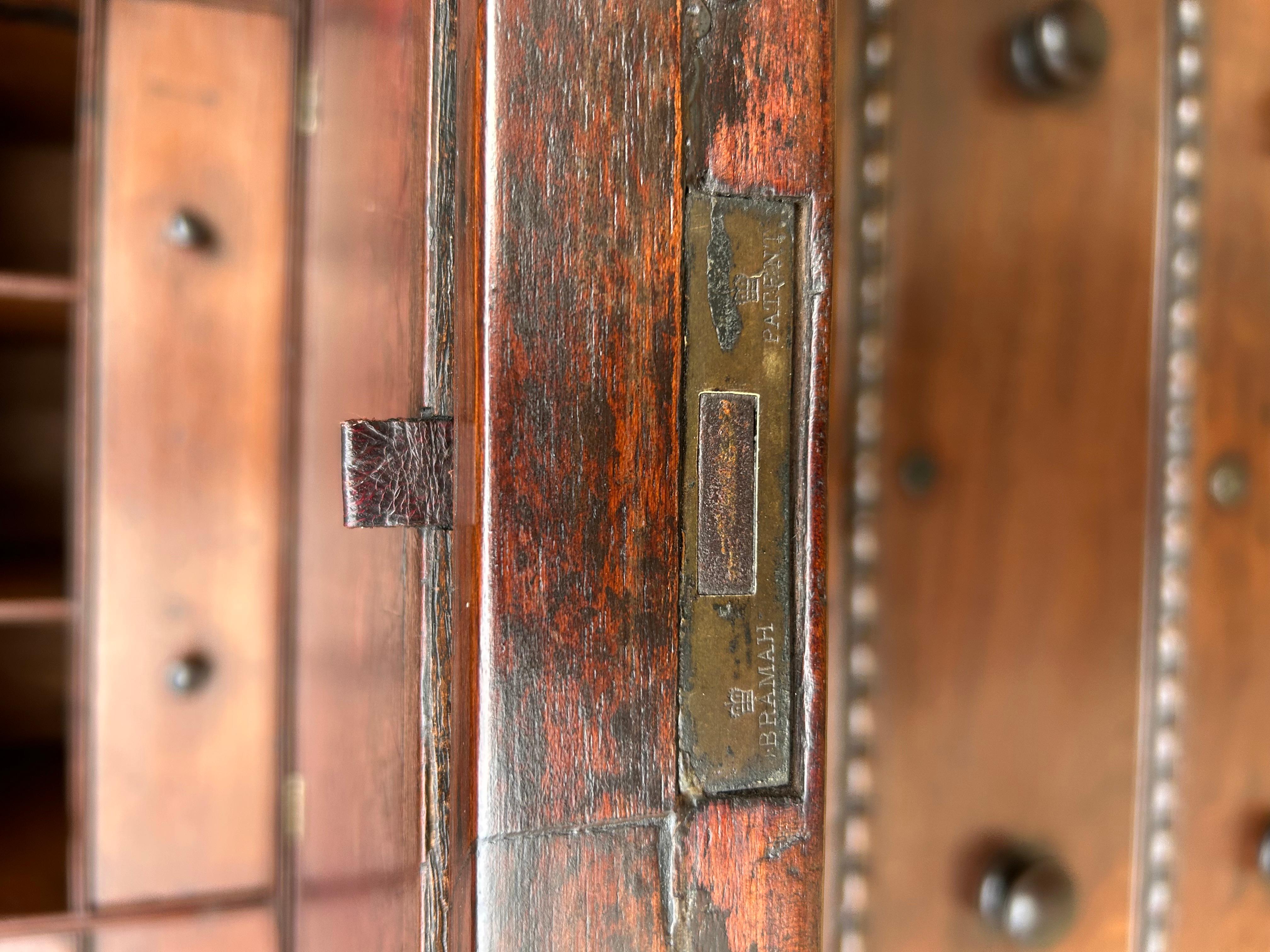 Cassapanca da campagna anglo-indiana Padouk del XIX secolo con secretaire e credenza in vendita 5