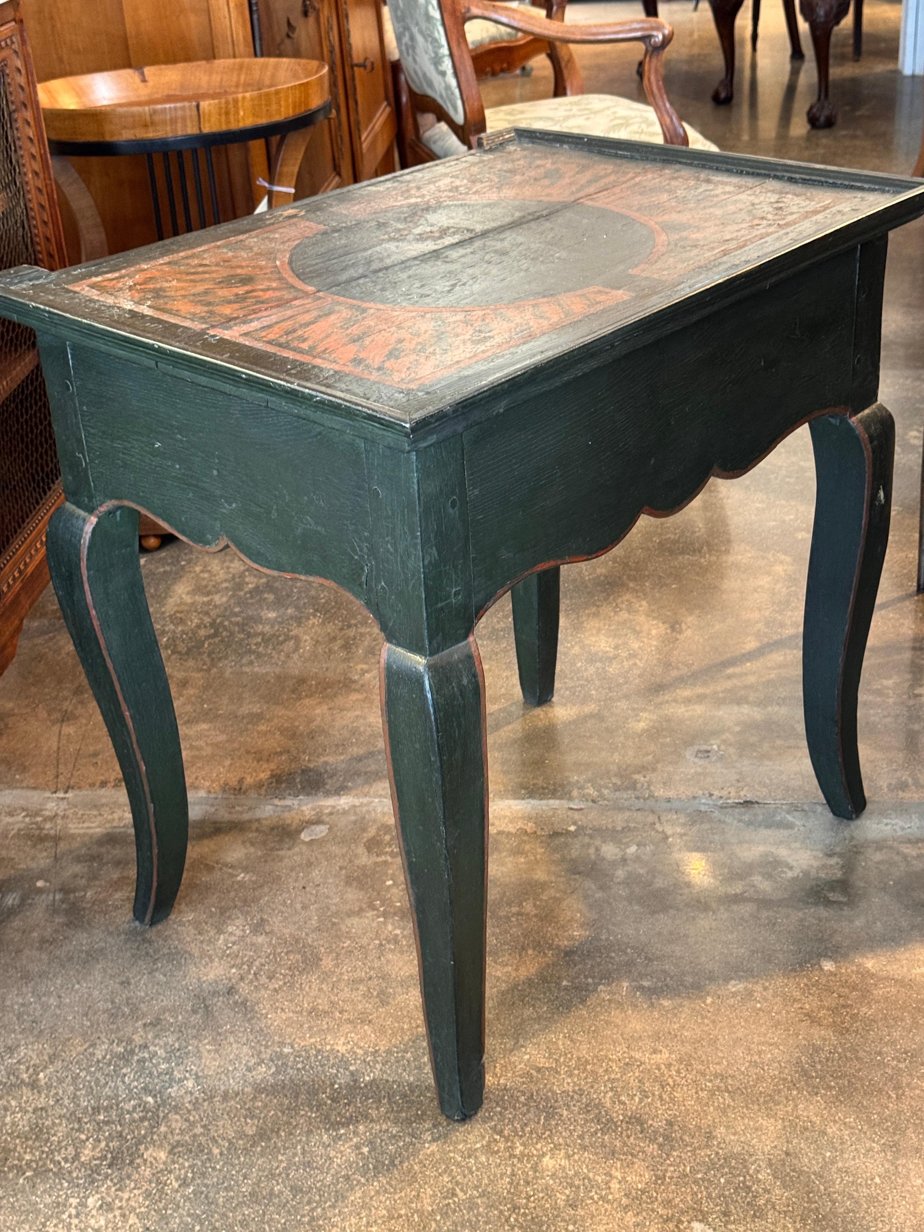 19th Century Paint-Decorated Table With Raised-Edge Top in vendita 6