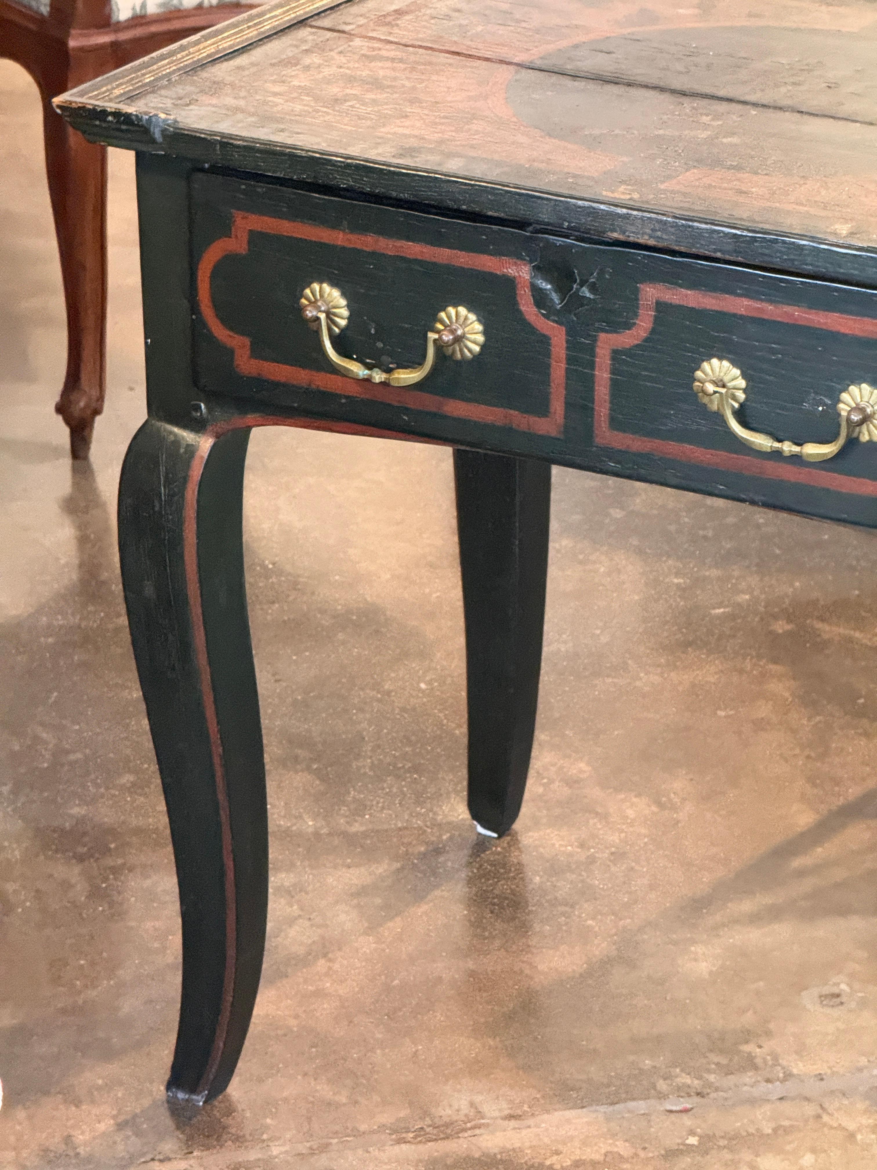 XIX secolo 19th Century Paint-Decorated Table With Raised-Edge Top in vendita