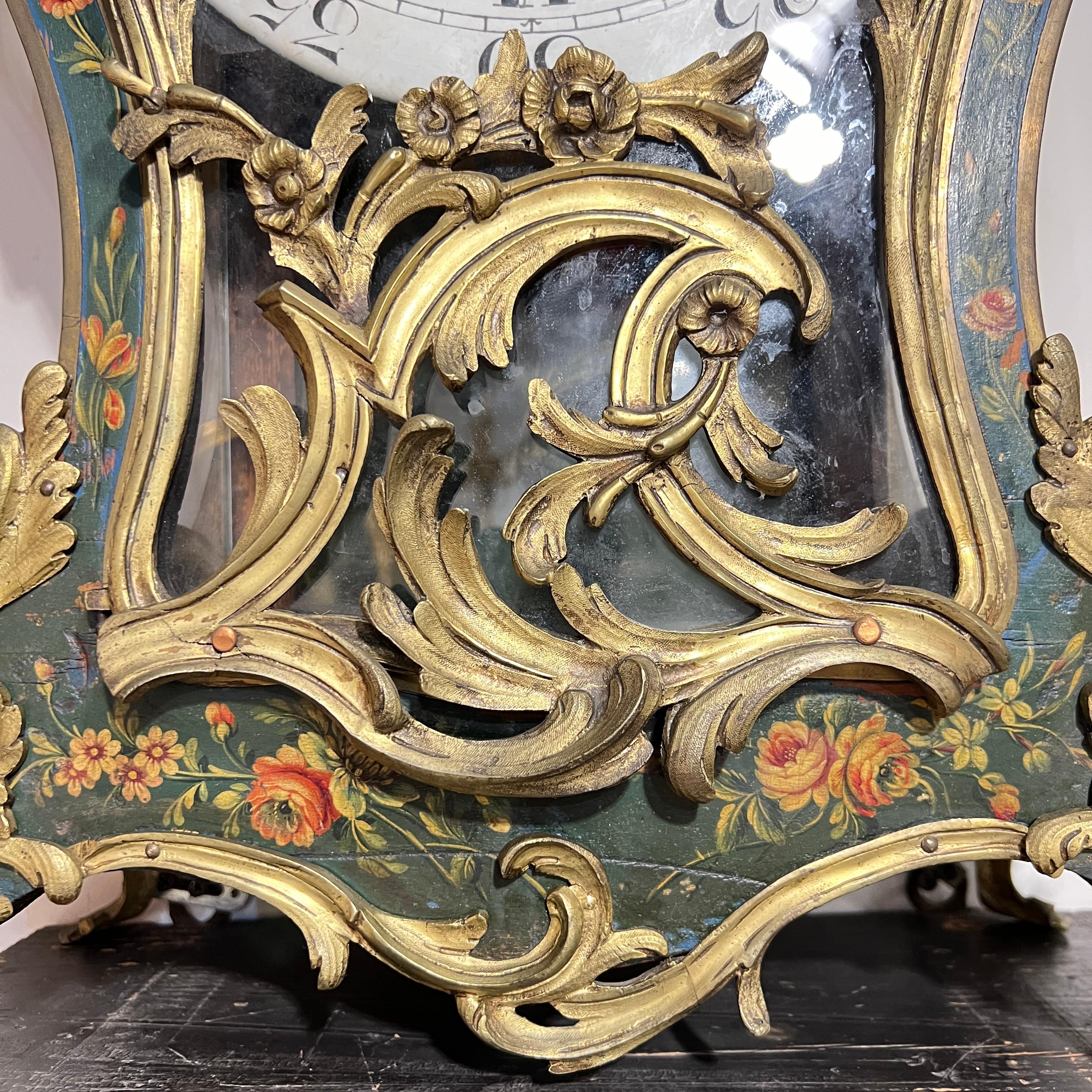 Horloge de support en bronze doré et peint du 19e siècle de style Louis XV en vente 4