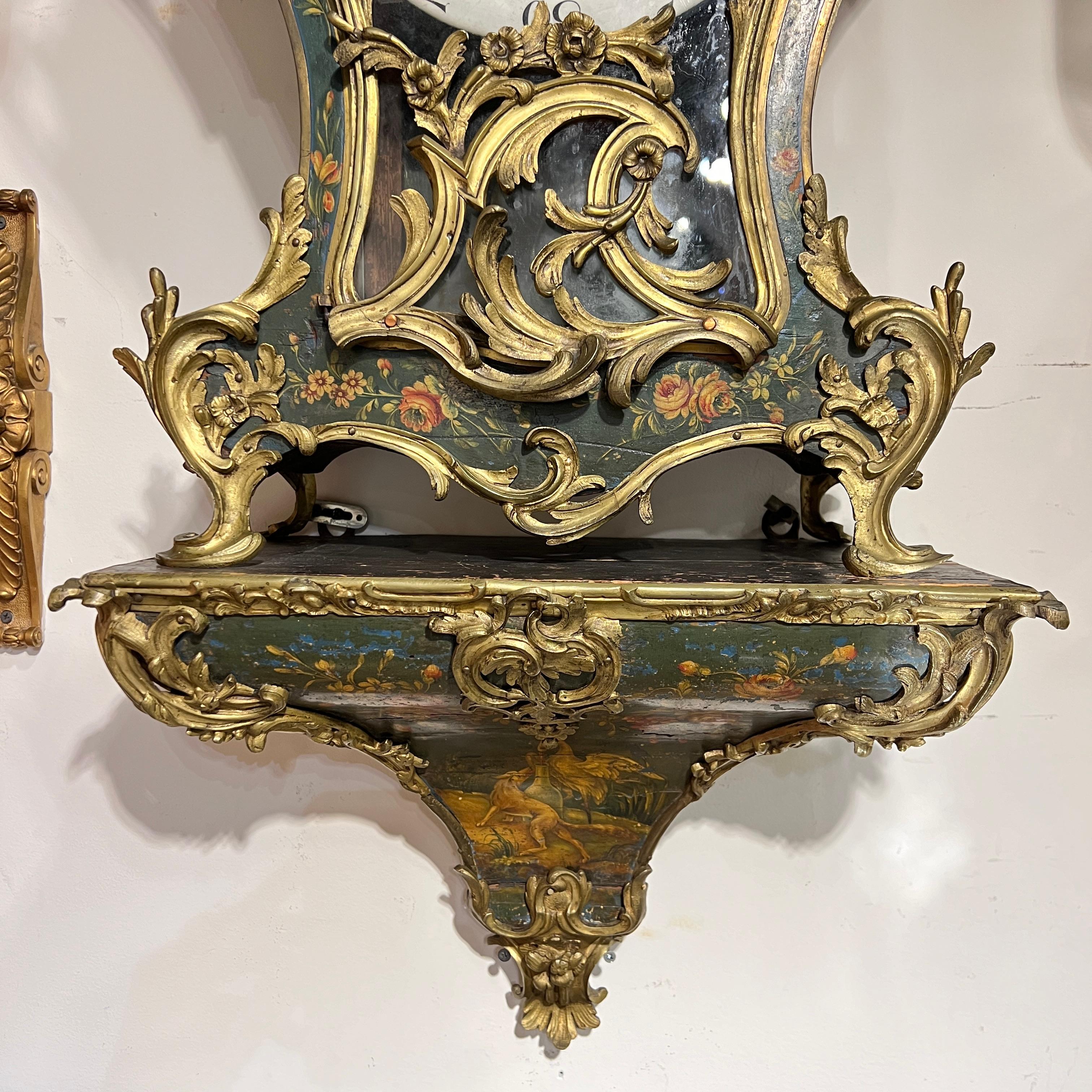 XIXe siècle Horloge de support en bronze doré et peint du 19e siècle de style Louis XV en vente