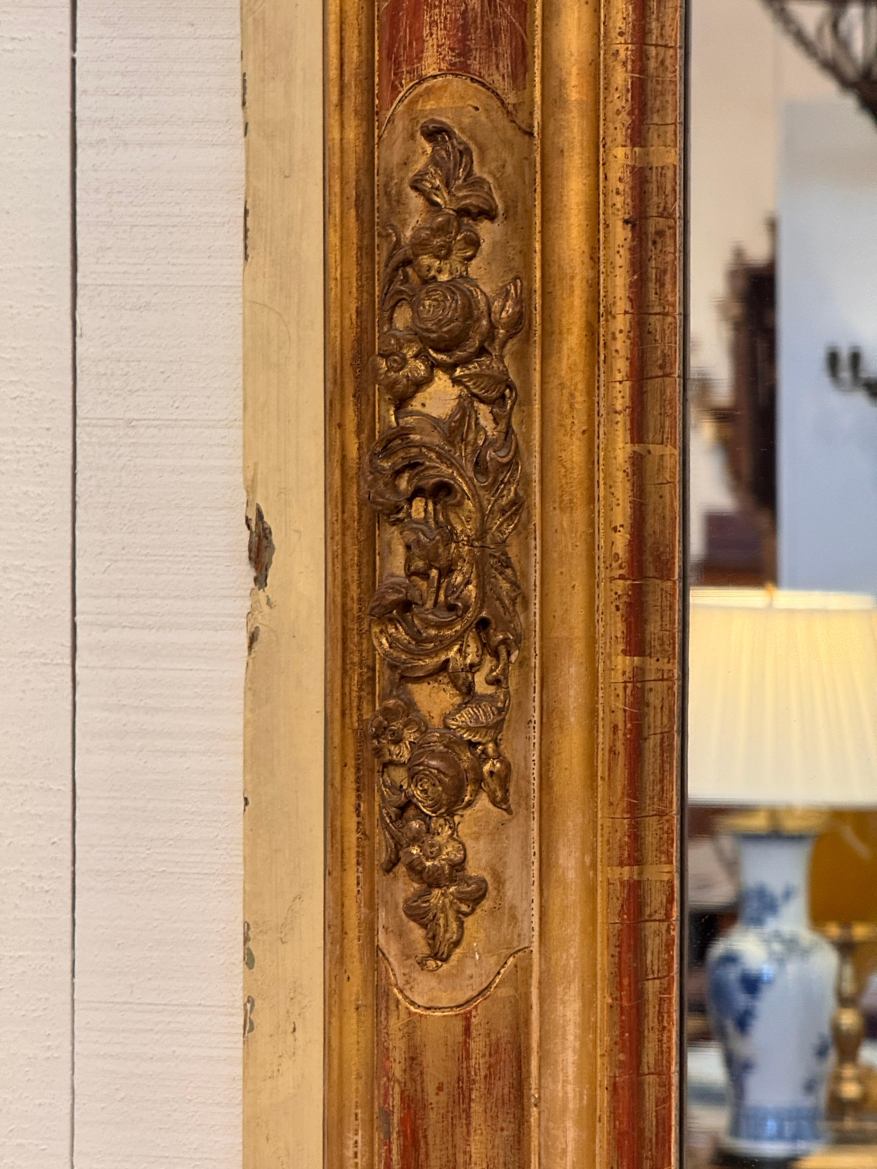 XIXe siècle Miroir en bois peint et doré du 19e siècle en vente