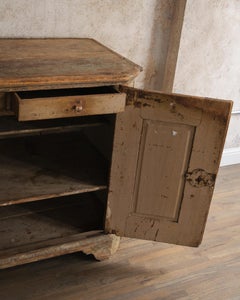 Gemaltes Buffet aus dem 19.