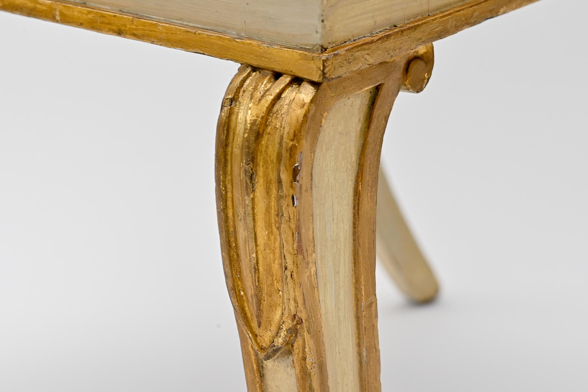 19. Jahrhundert Gemalter Stuhl Vergoldet  Delphine Französisch (Frühes 19. Jahrhundert) im Angebot