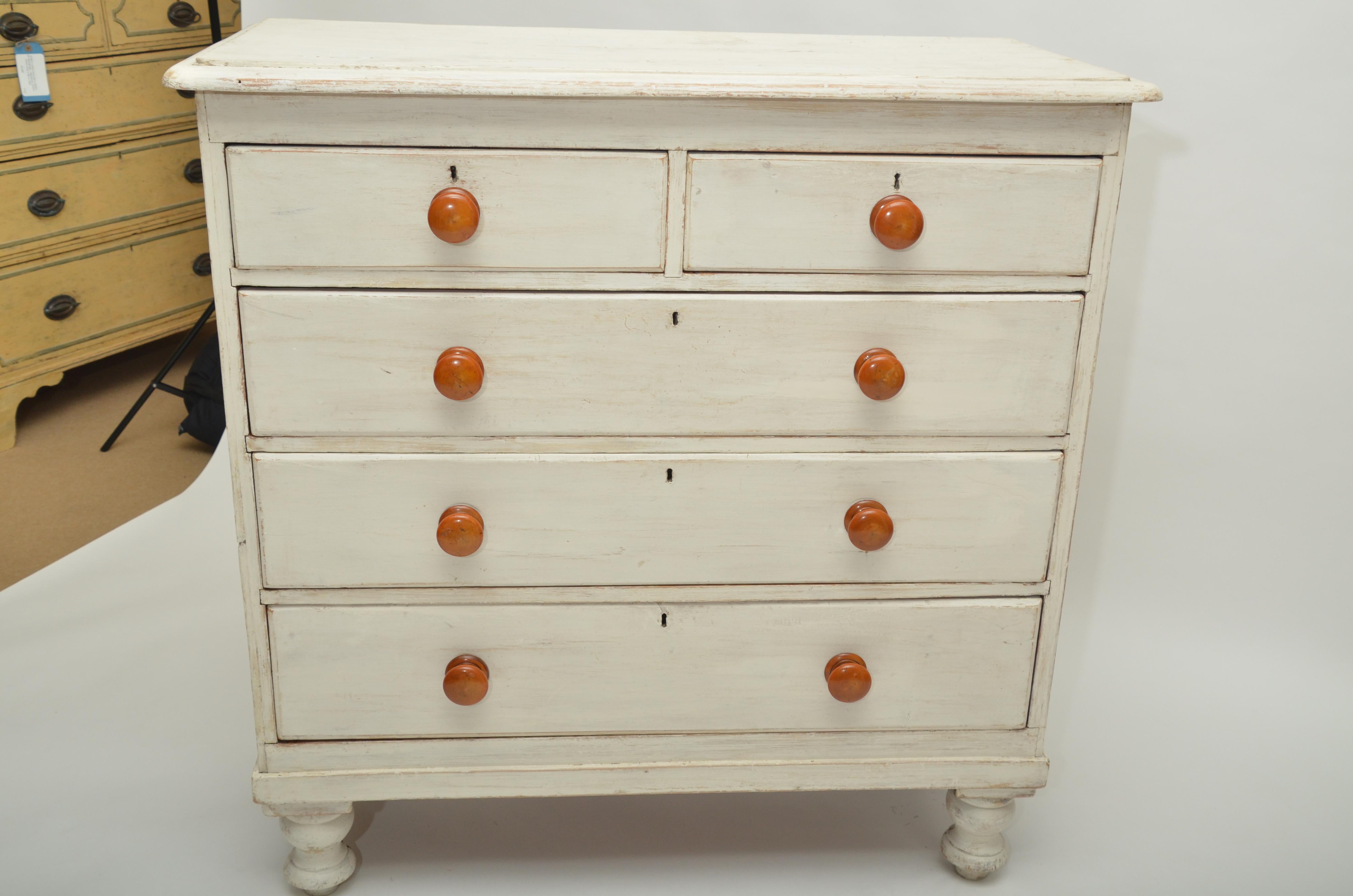 19th Century Painted Chest of Drawers, England, circa 1850 im Zustand „Gut“ im Angebot in East Hampton, NY
