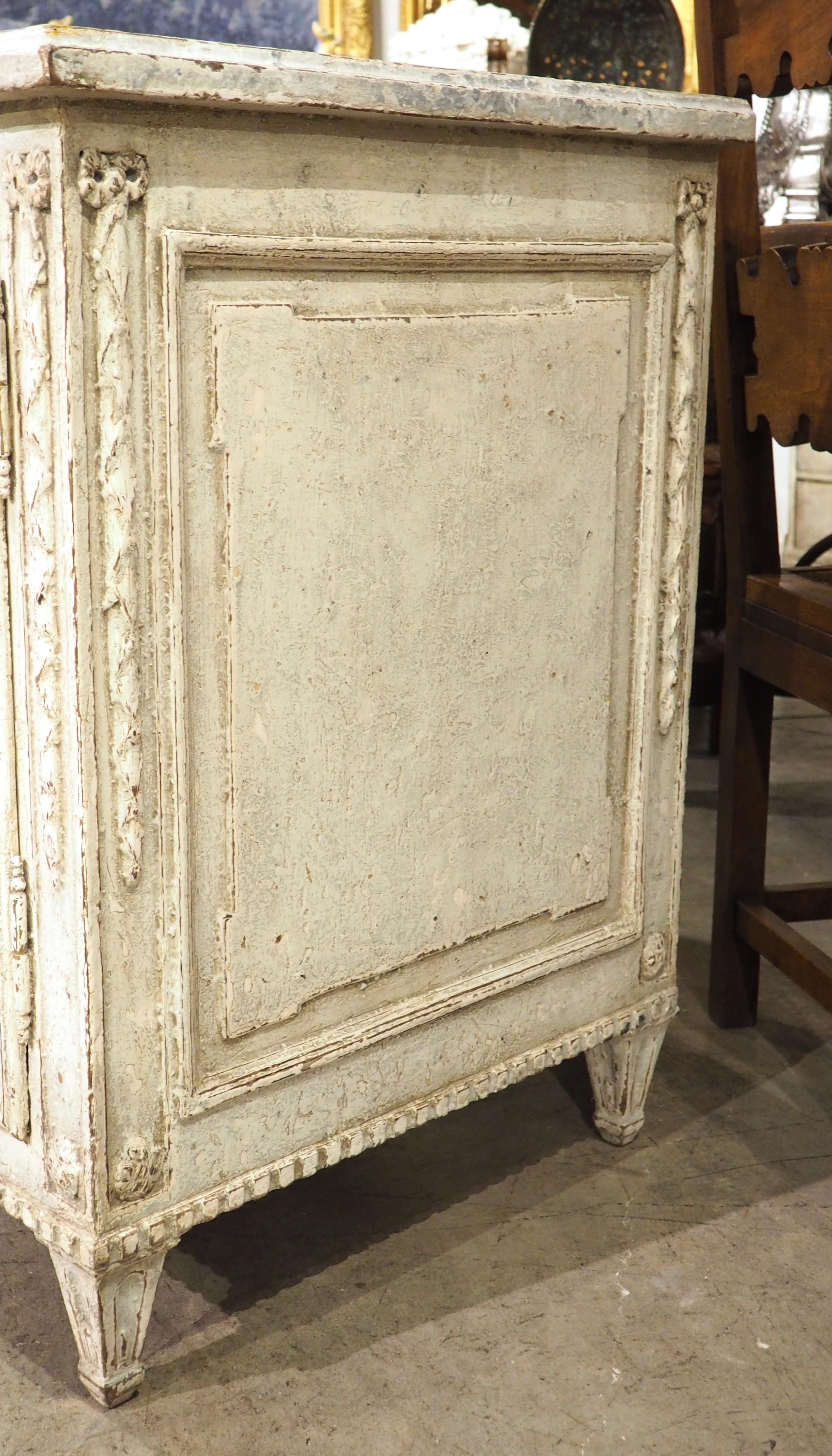 Buffet francese del XIX secolo in stile Luigi XVI dipinto con piano in finto marmo in vendita 5