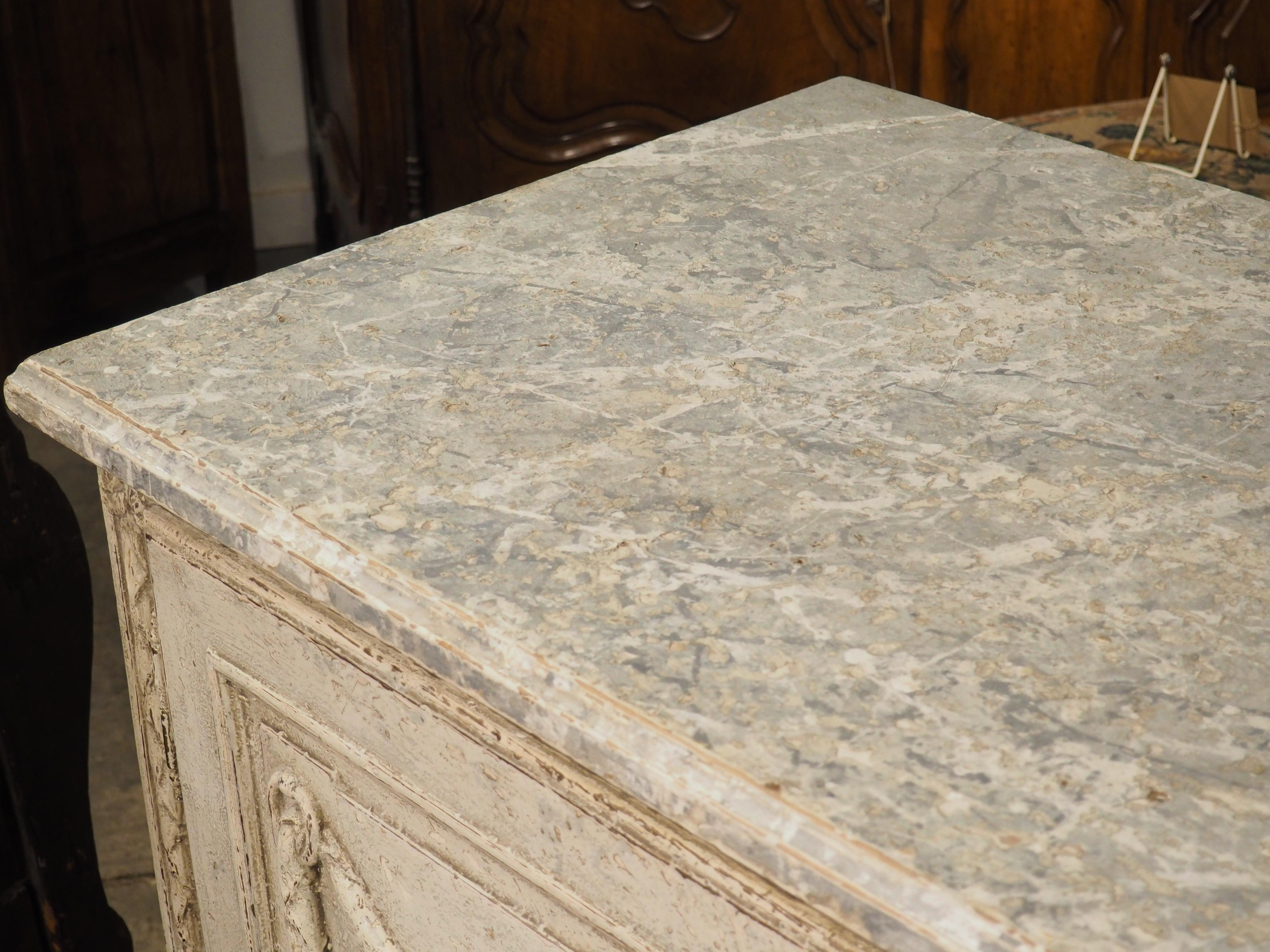 Buffet francese del XIX secolo in stile Luigi XVI dipinto con piano in finto marmo in vendita 2