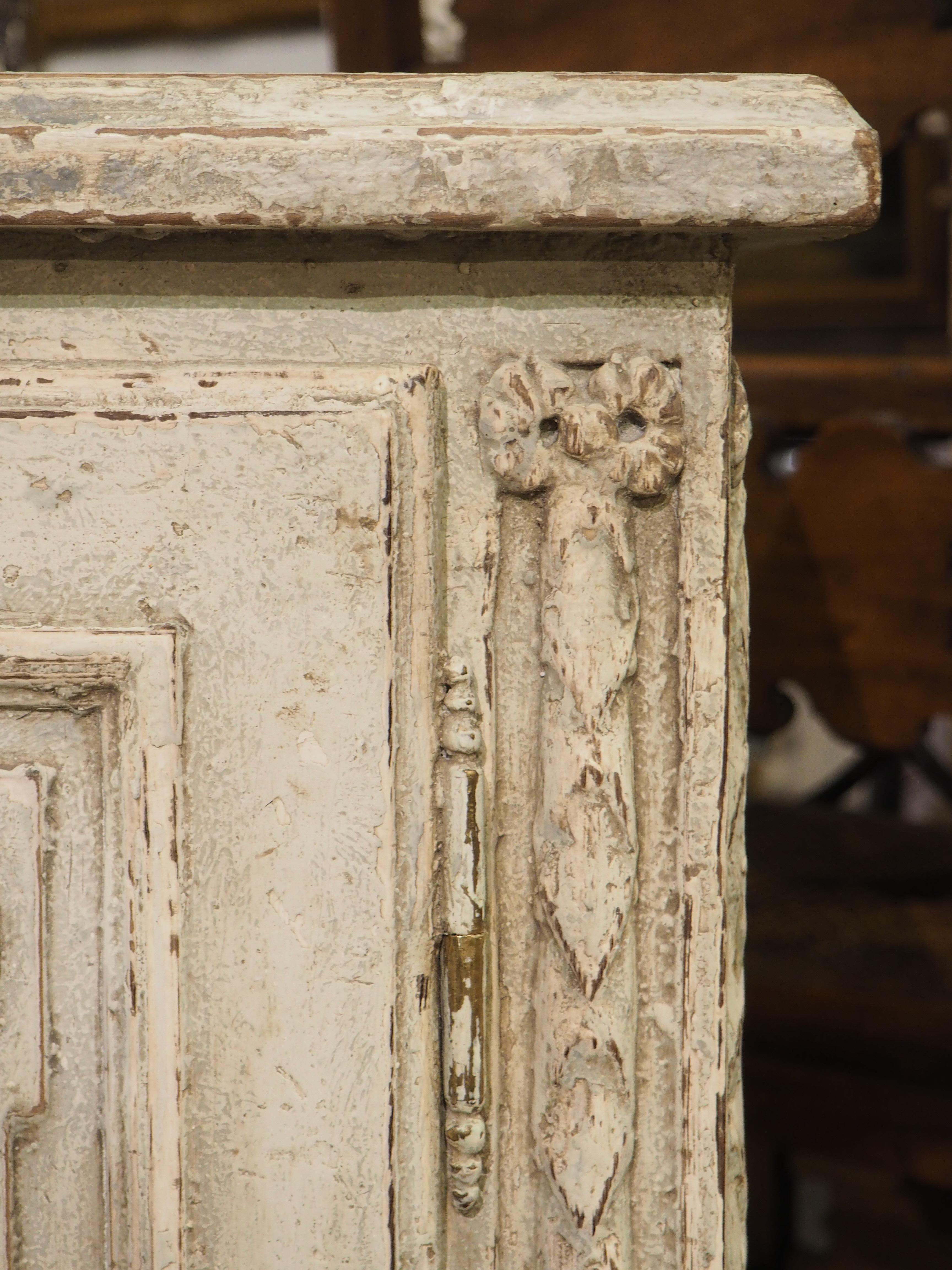Buffet francese del XIX secolo in stile Luigi XVI dipinto con piano in finto marmo in vendita 3