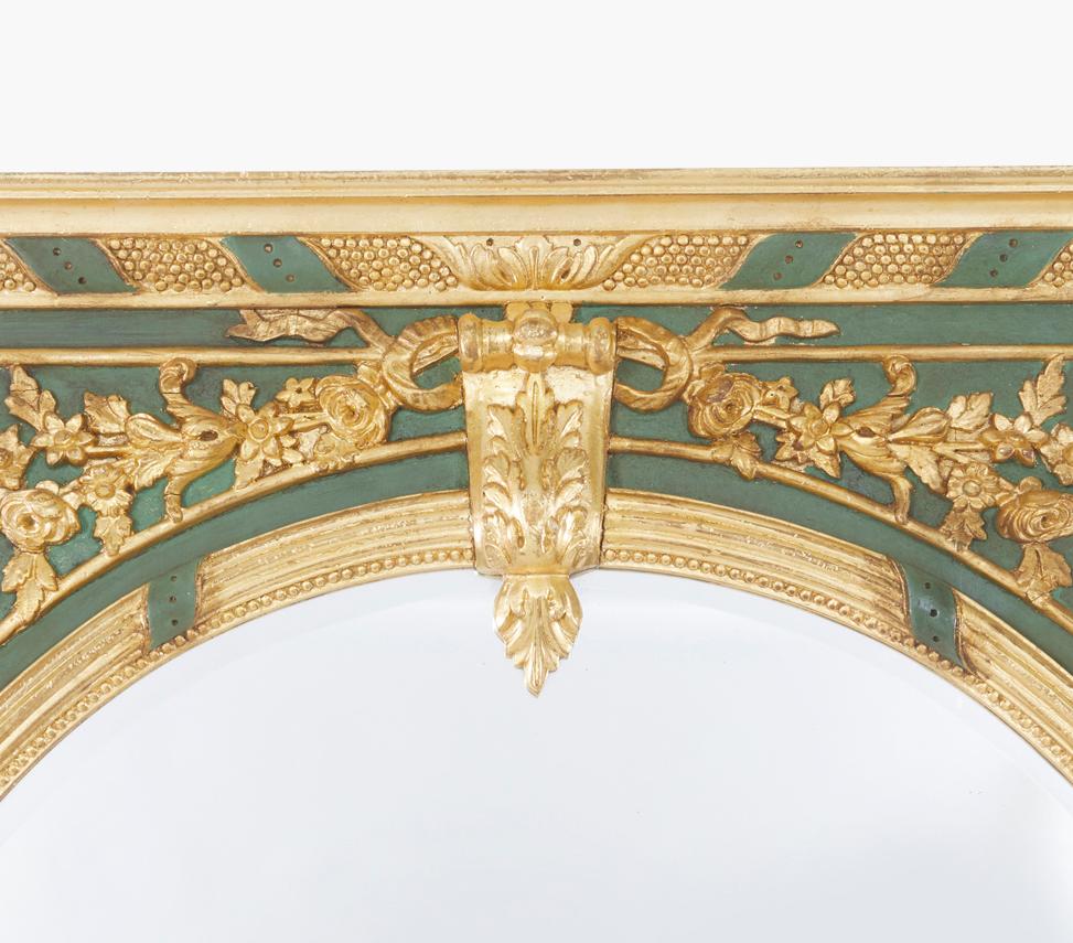 Italienischer Pfeilerspiegel des 19. Jahrhunderts, bemalt / vergoldet (Mittleres 19. Jahrhundert) im Angebot