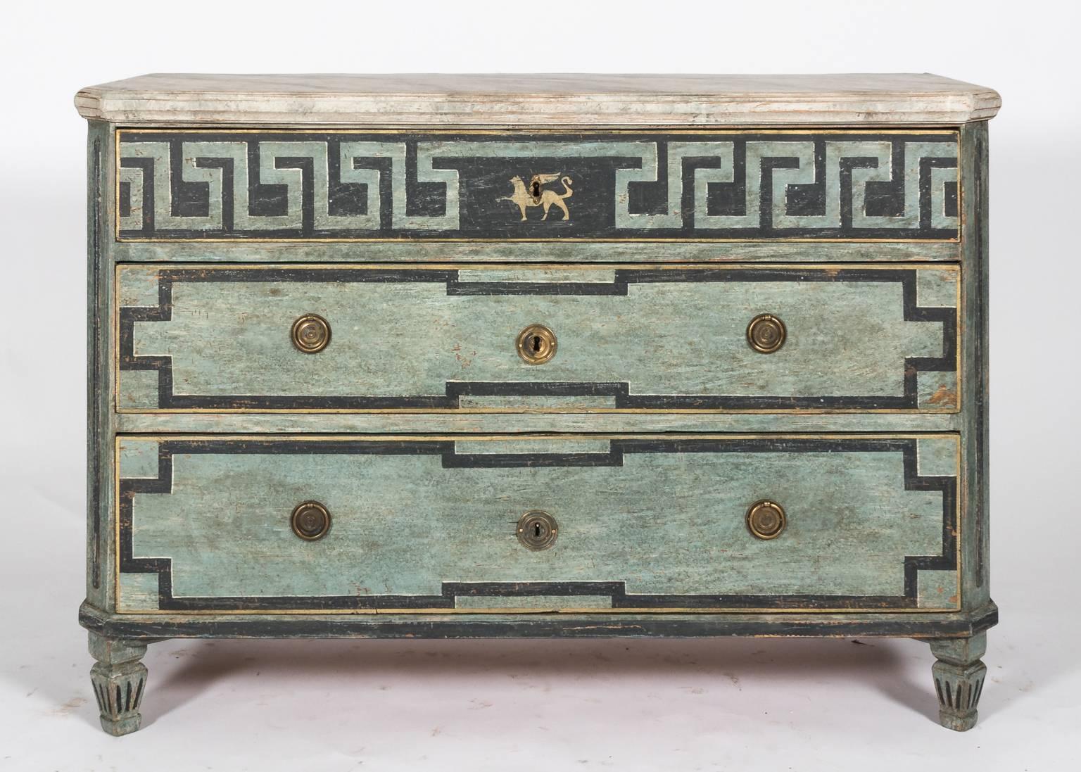 commode gustavienne peinte du 19ème siècle 3