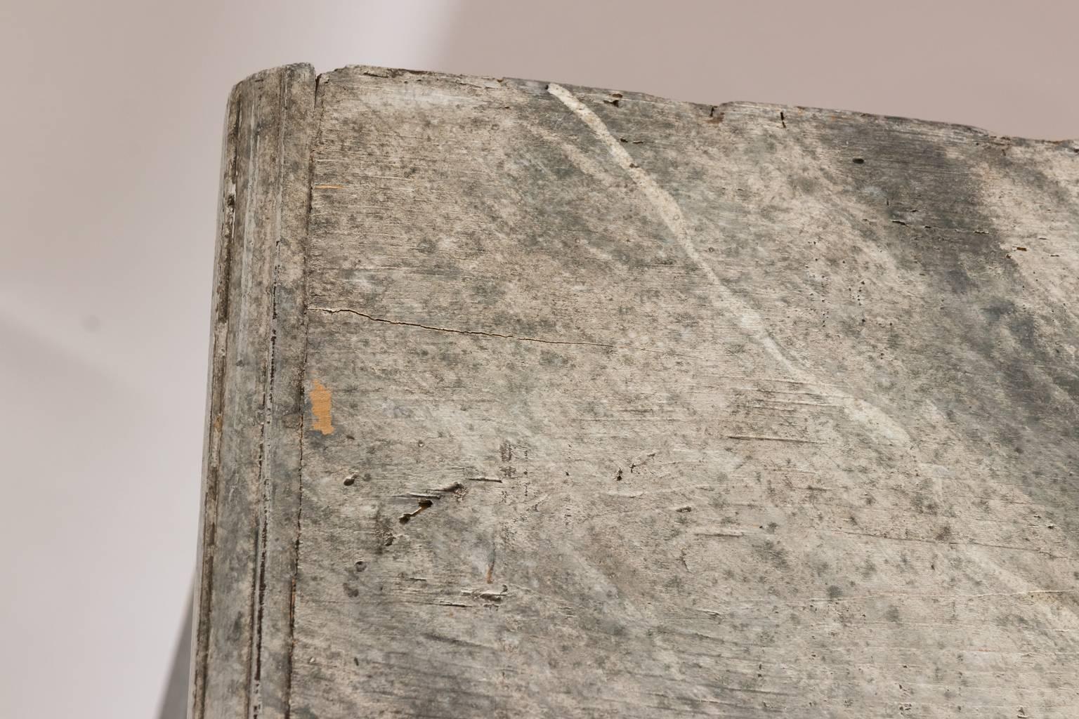 commode gustavienne peinte du 19ème siècle 4