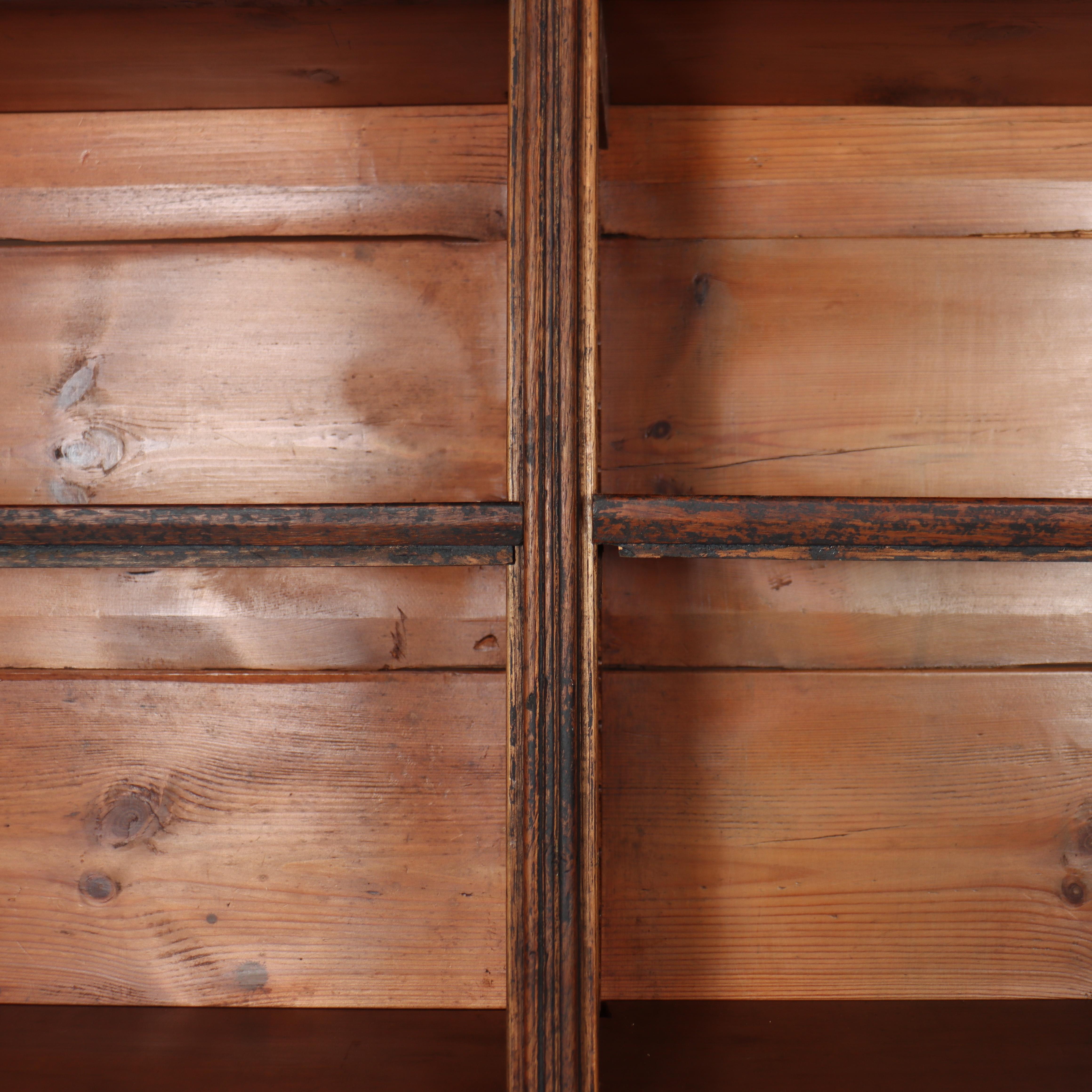 Libreria in Oak dipinta del XIX secolo in vendita 1
