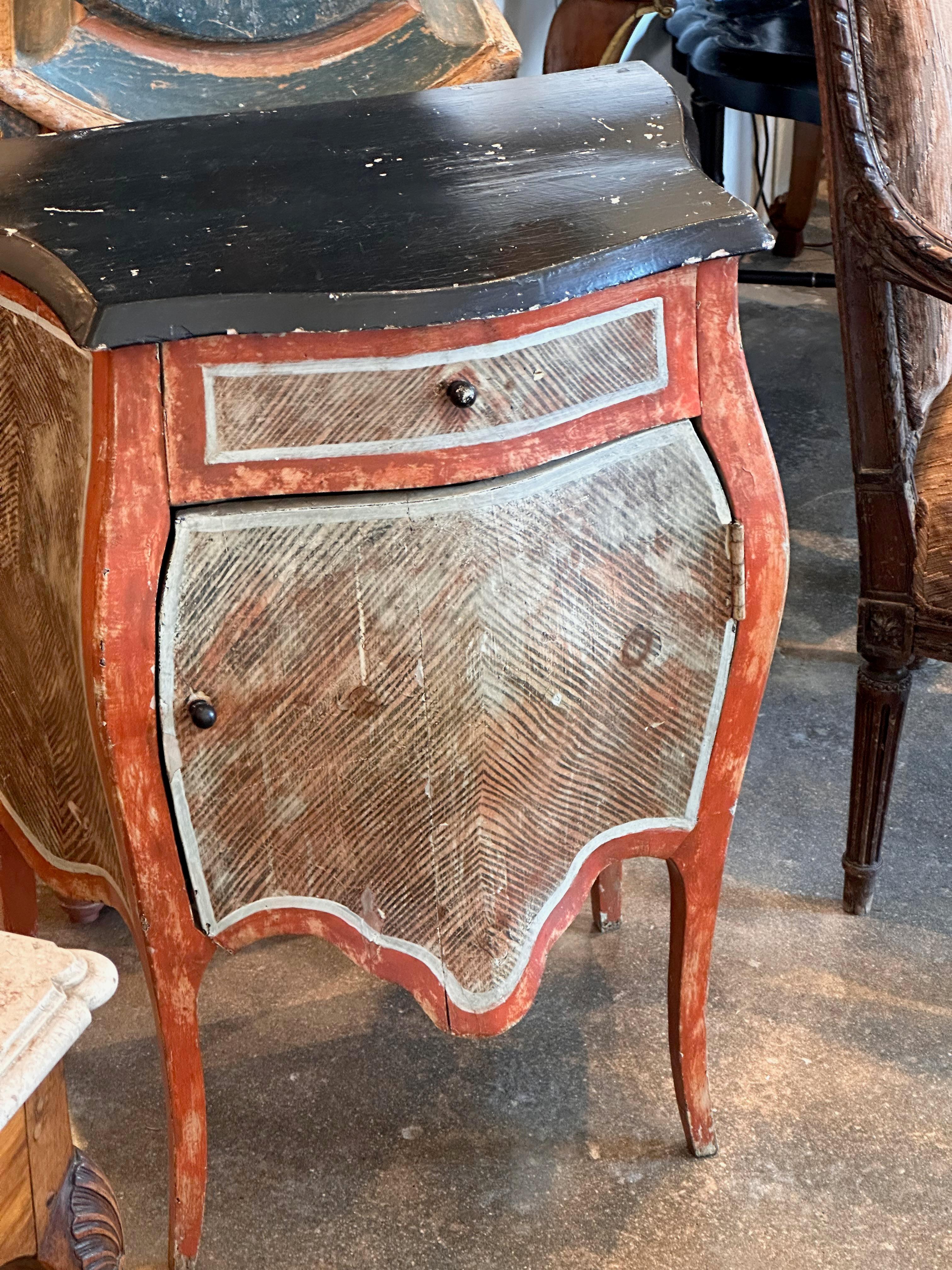 19th Century Painted Petite Bombe Commode For Sale 4