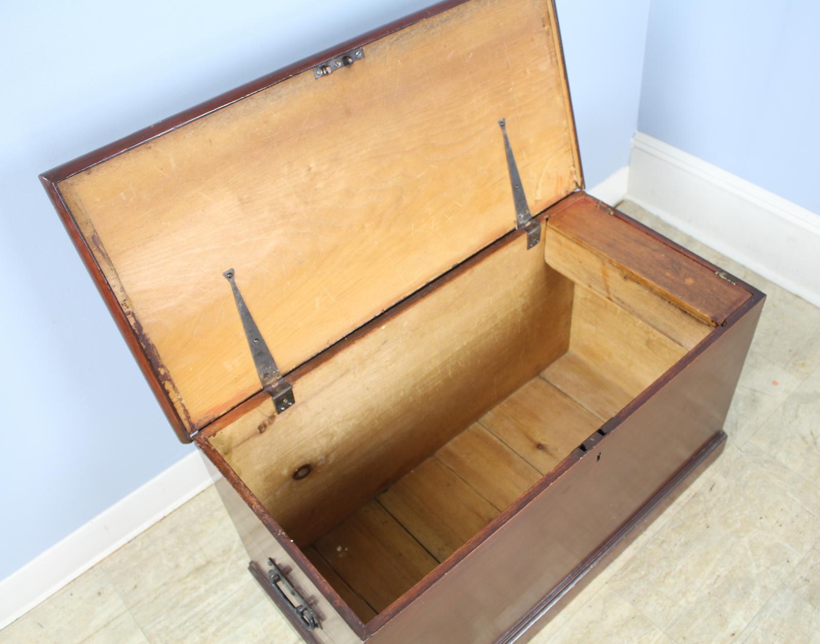 19th Century Painted Pine Blanket Box For Sale 2