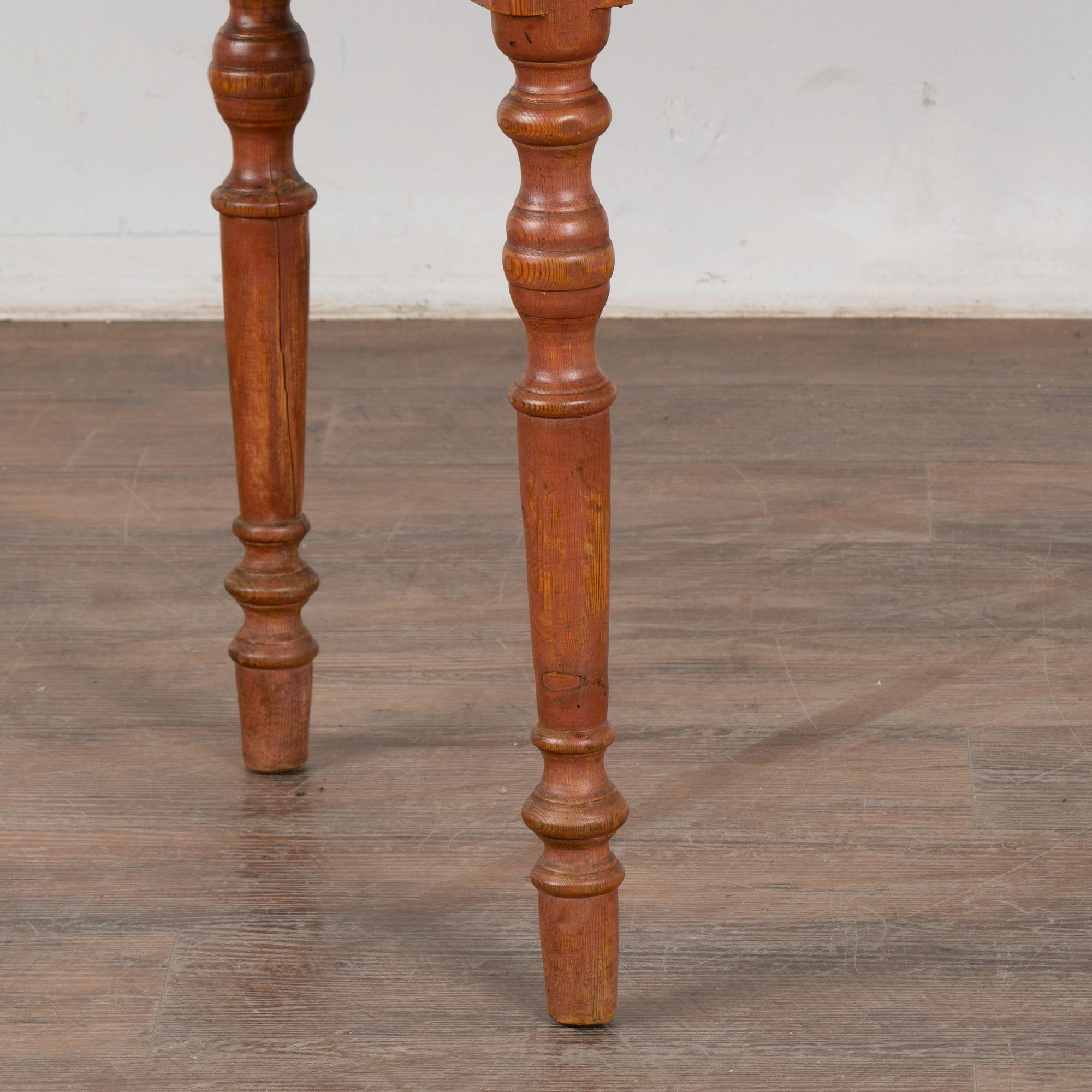 Table d'appoint en pin peint du 19ème siècle avec tiroir, Suède en vente 1