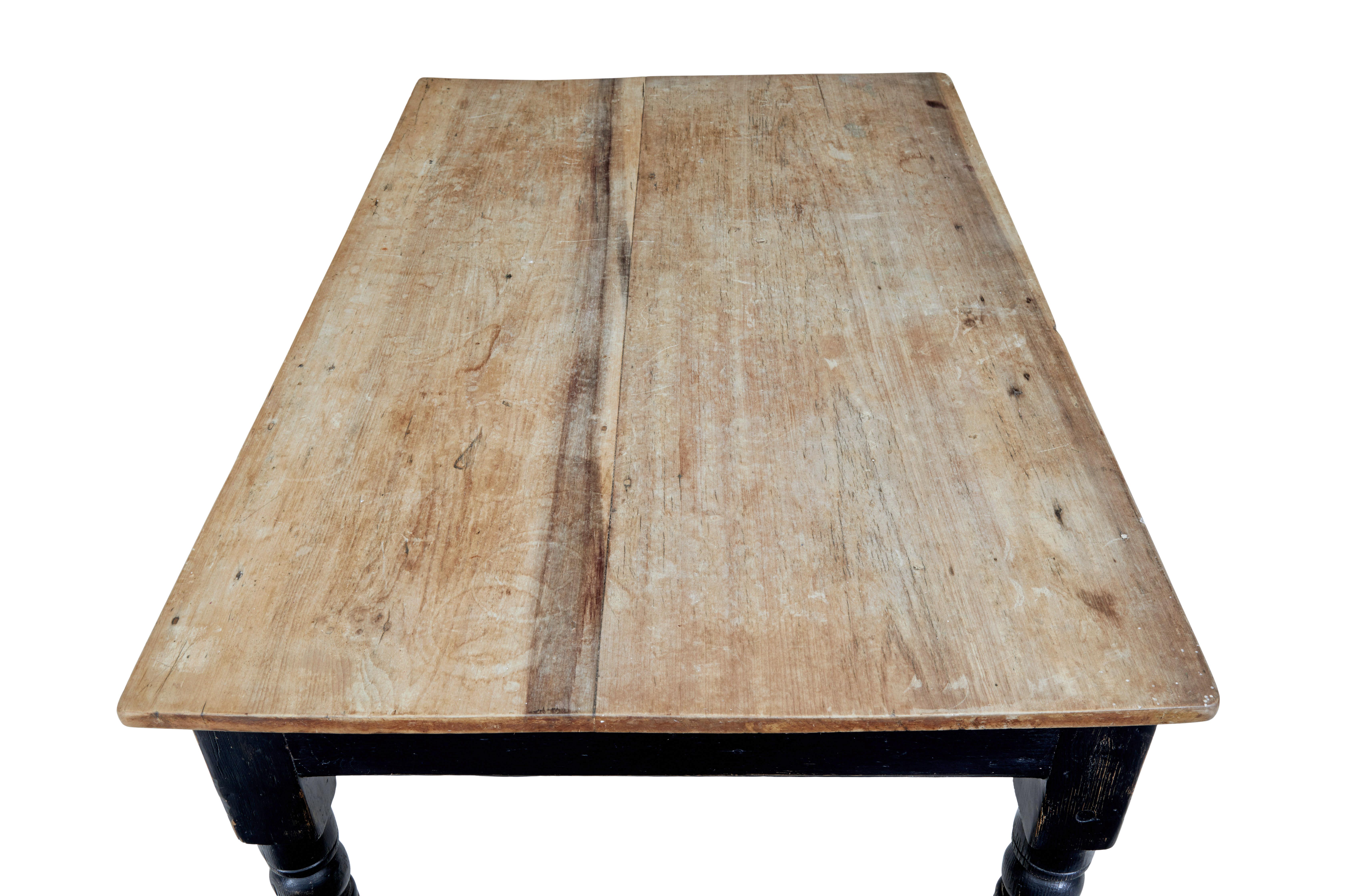 19th Century Painted Pine Victorian Country Kitchen Table In Good Condition In Debenham, Suffolk