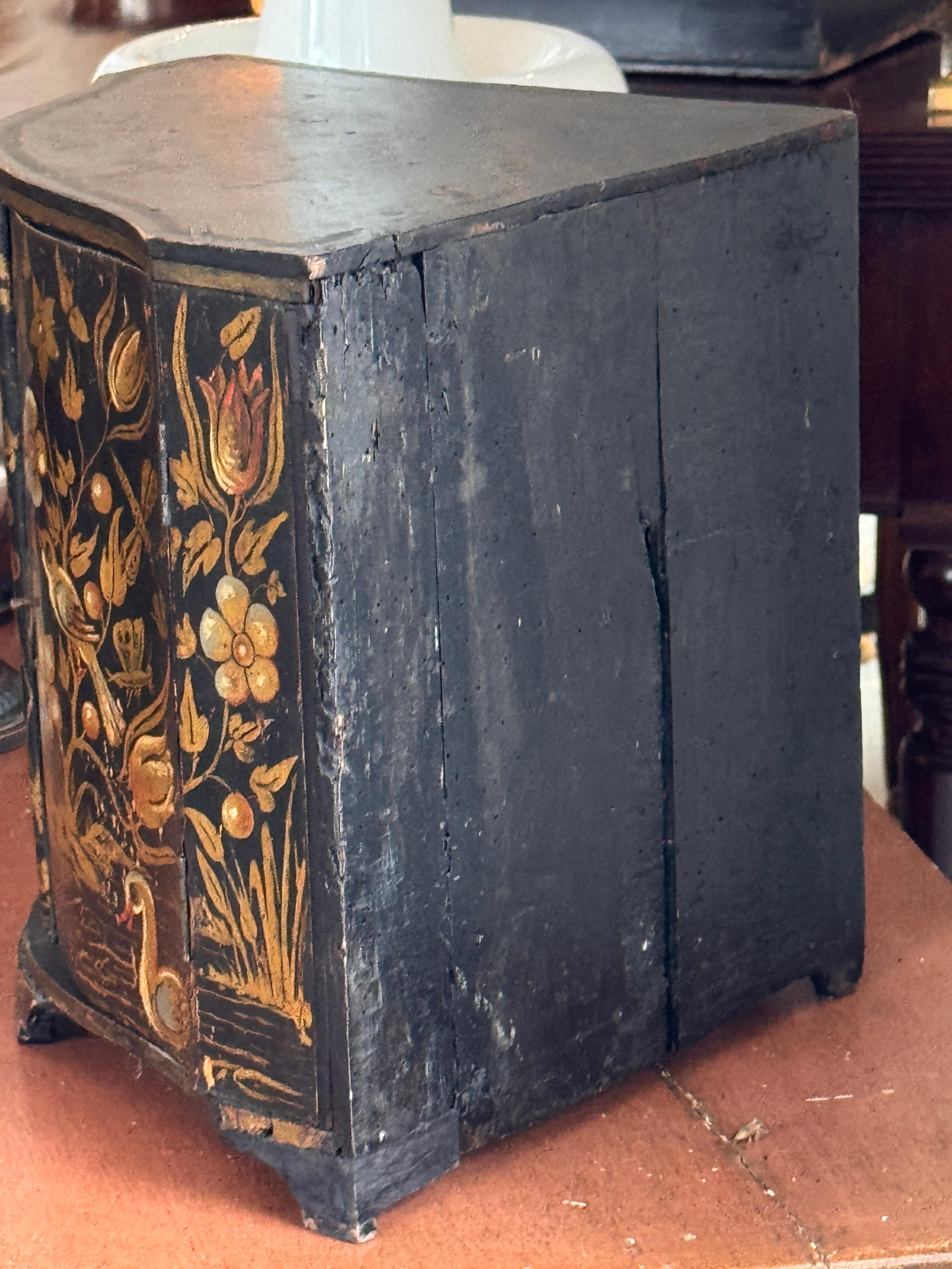 19th Century Painted Small Corner Cabinet With Floral and Bird Decoration For Sale 2