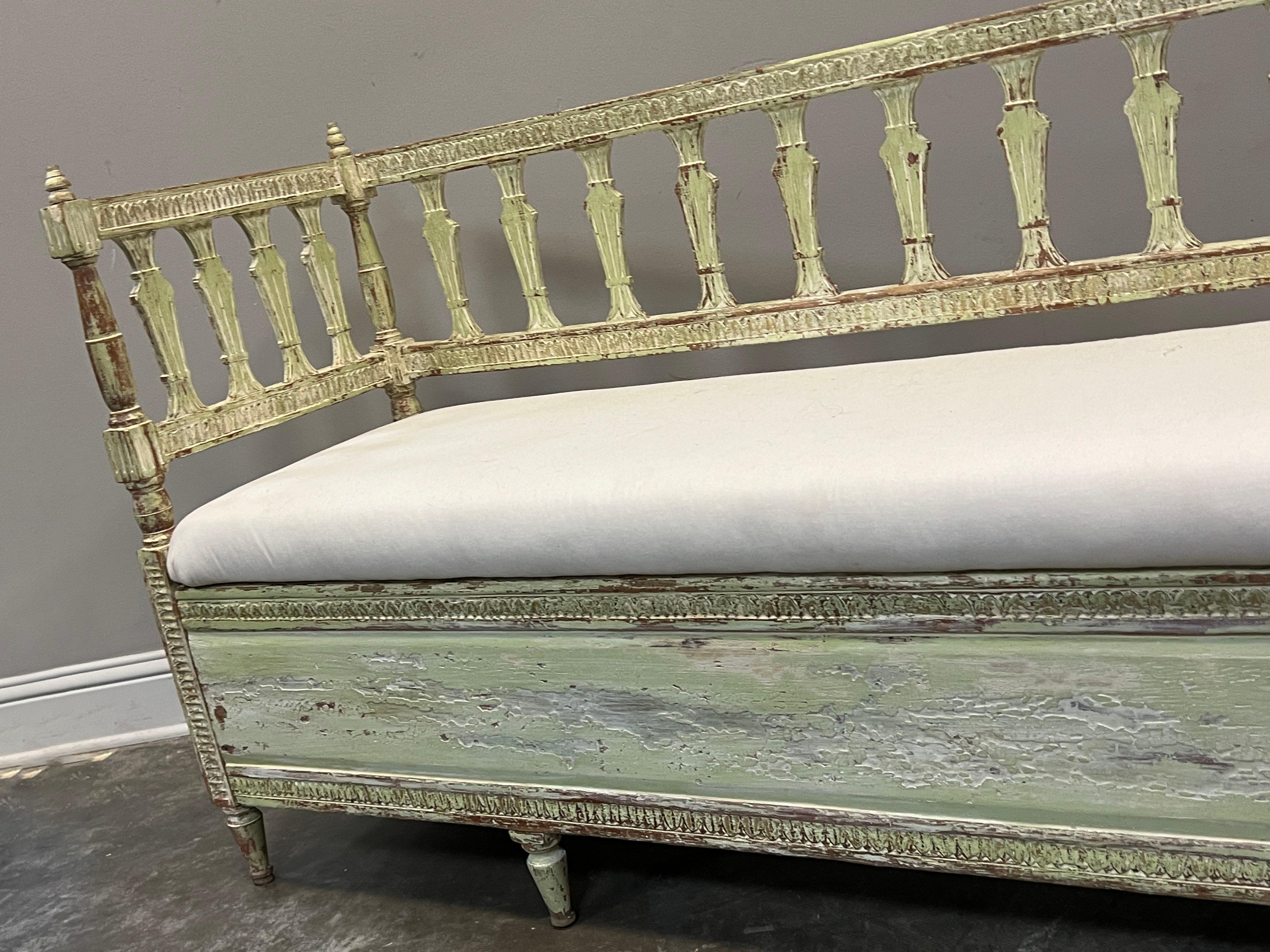 Hand-Painted 19th Century Painted Swedish Gustavian Style Settee With Trundle For Sale
