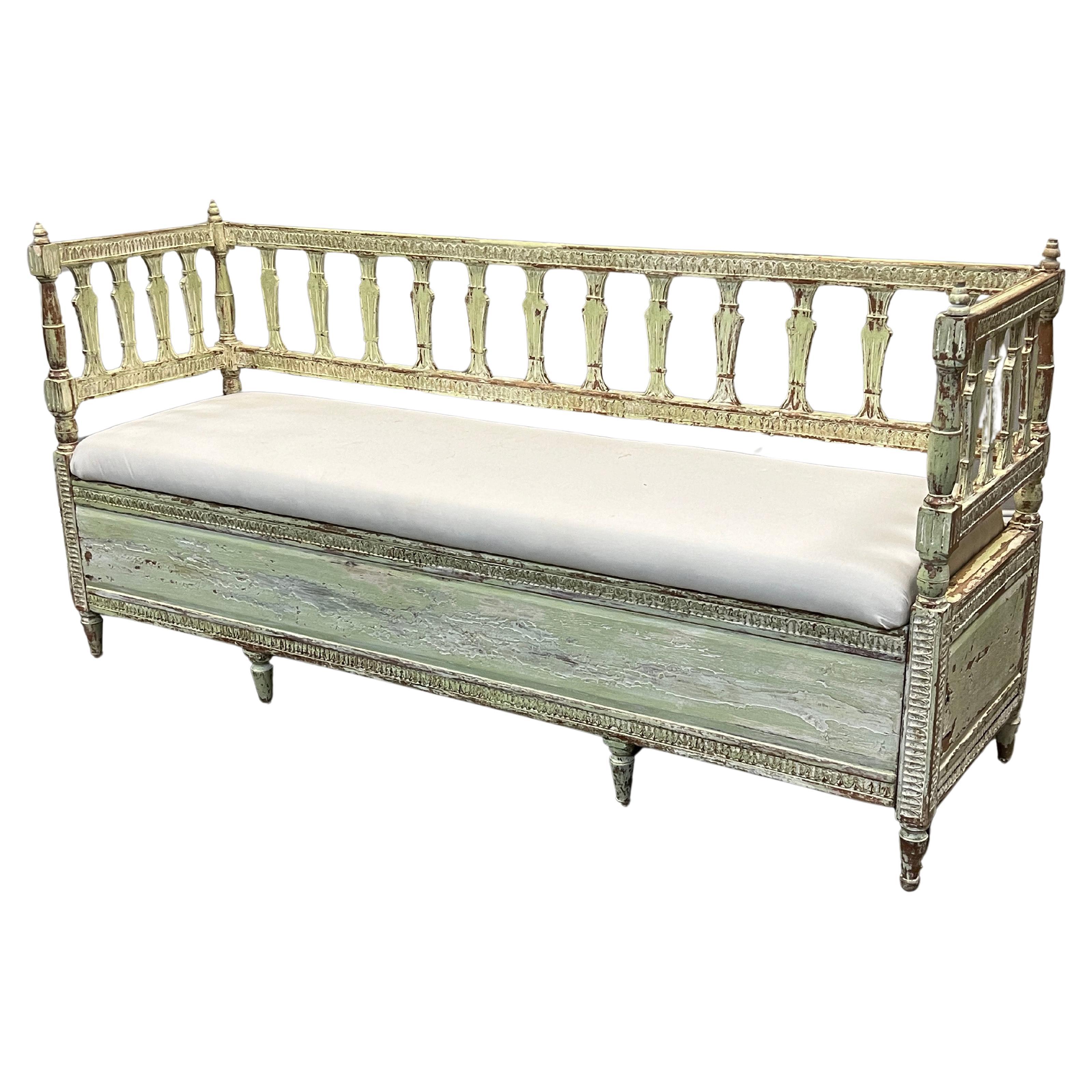 19th Century Painted Swedish Gustavian Style Settee With Trundle For Sale