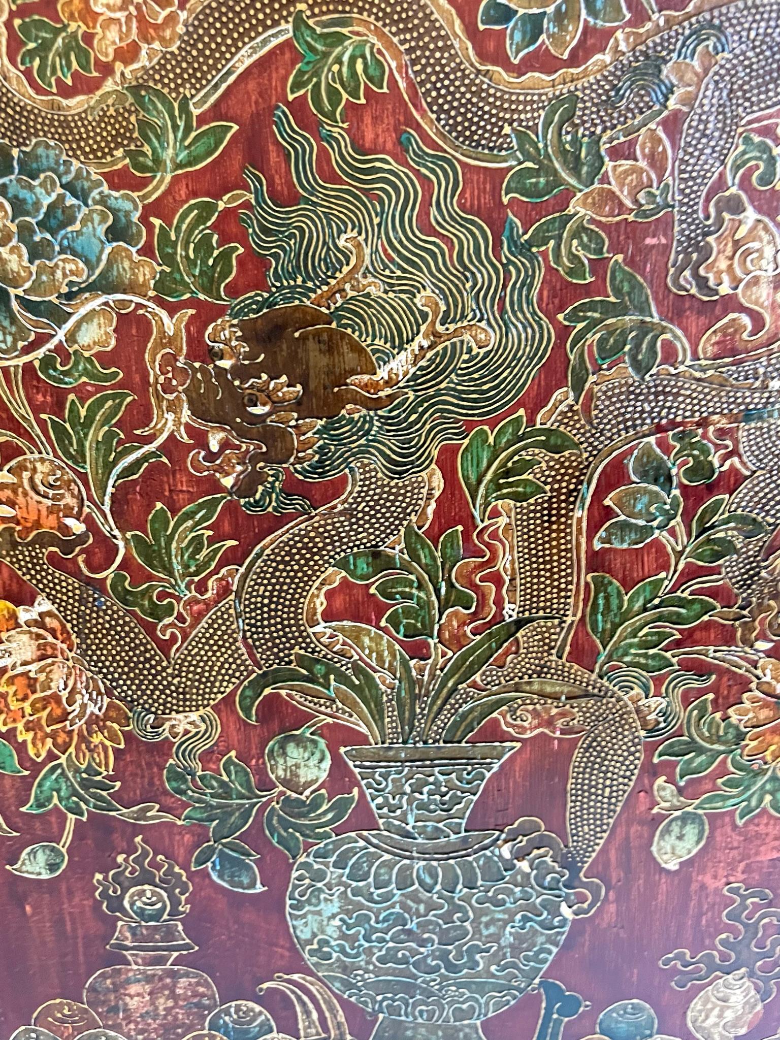 Bemalter tibetischer Schrank aus dem 19. Jahrhundert im Angebot 1