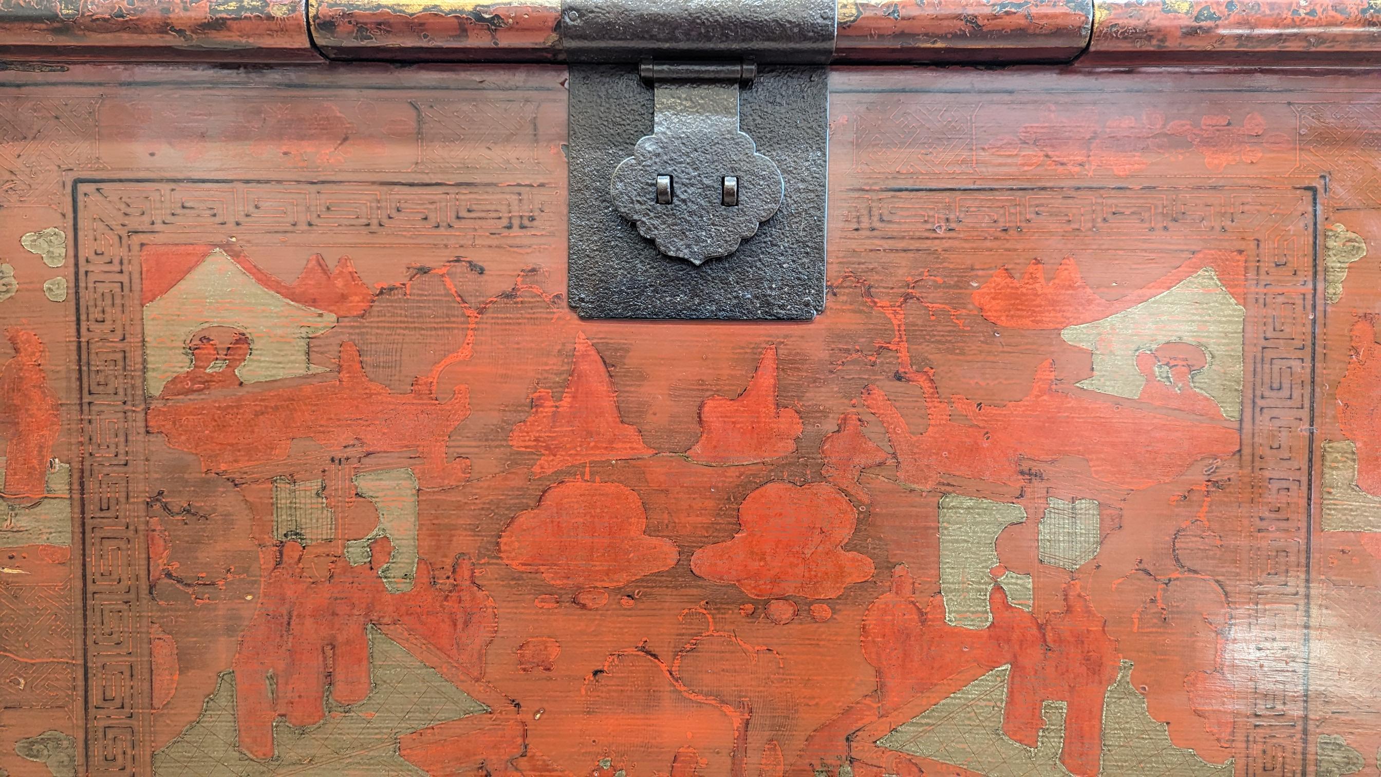 Poplar 19th Century Painted Trunk  For Sale