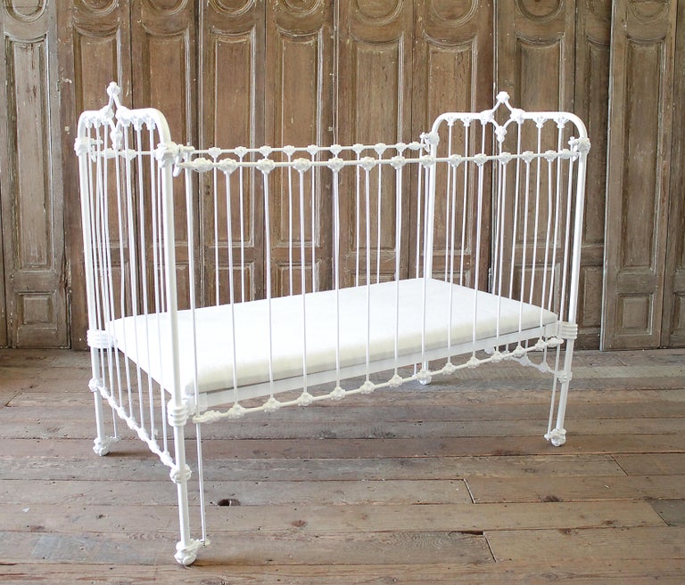 19th Century Painted White Iron Crib Baby Bed For Sale at 1stDibs