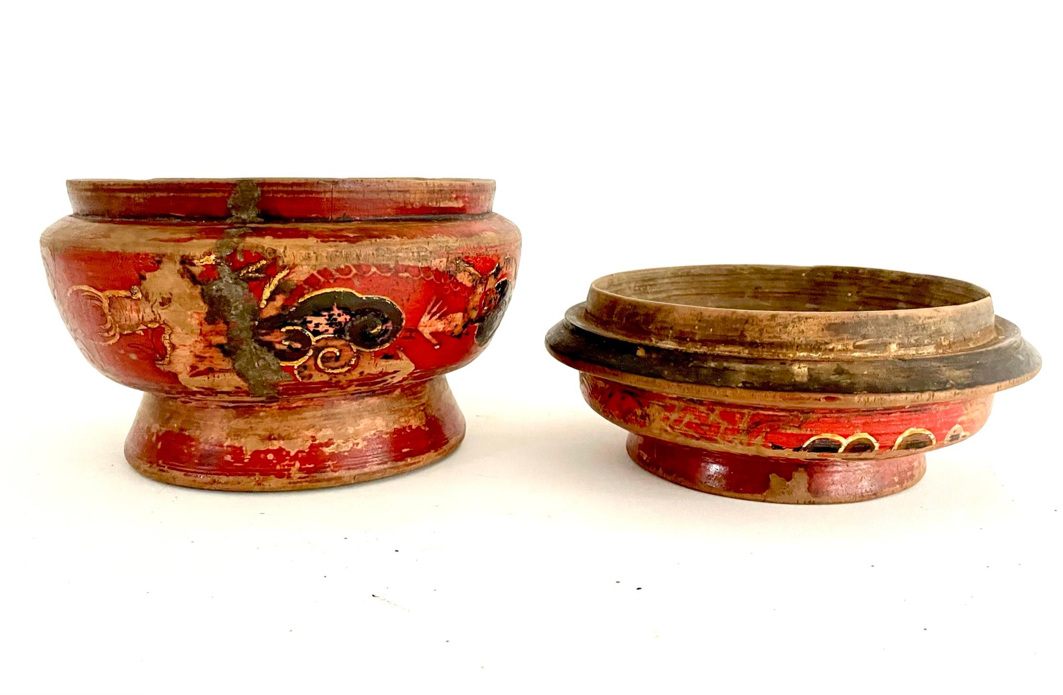 19th Century Painted Wooden Tibetan Bowl For Sale 3