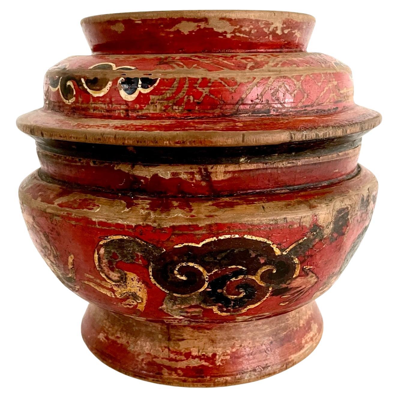 Bemalte tibetische Schale aus Holz aus dem 19. Jahrhundert