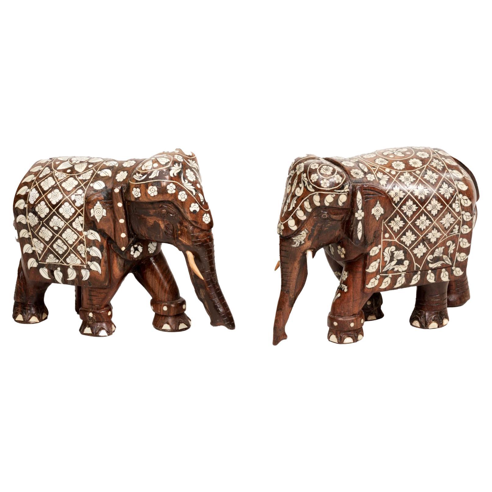 Paar anglo-indische Palisander-Elefanten mit Knochenintarsien aus dem 19. Jahrhundert