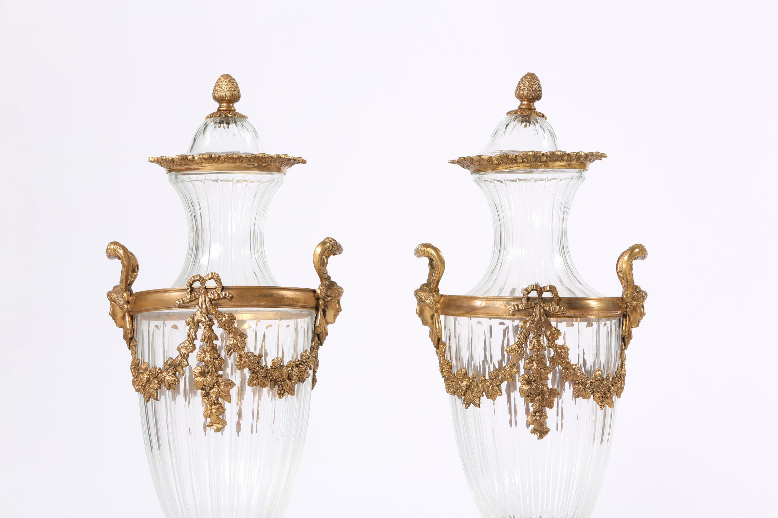 baccarat urn