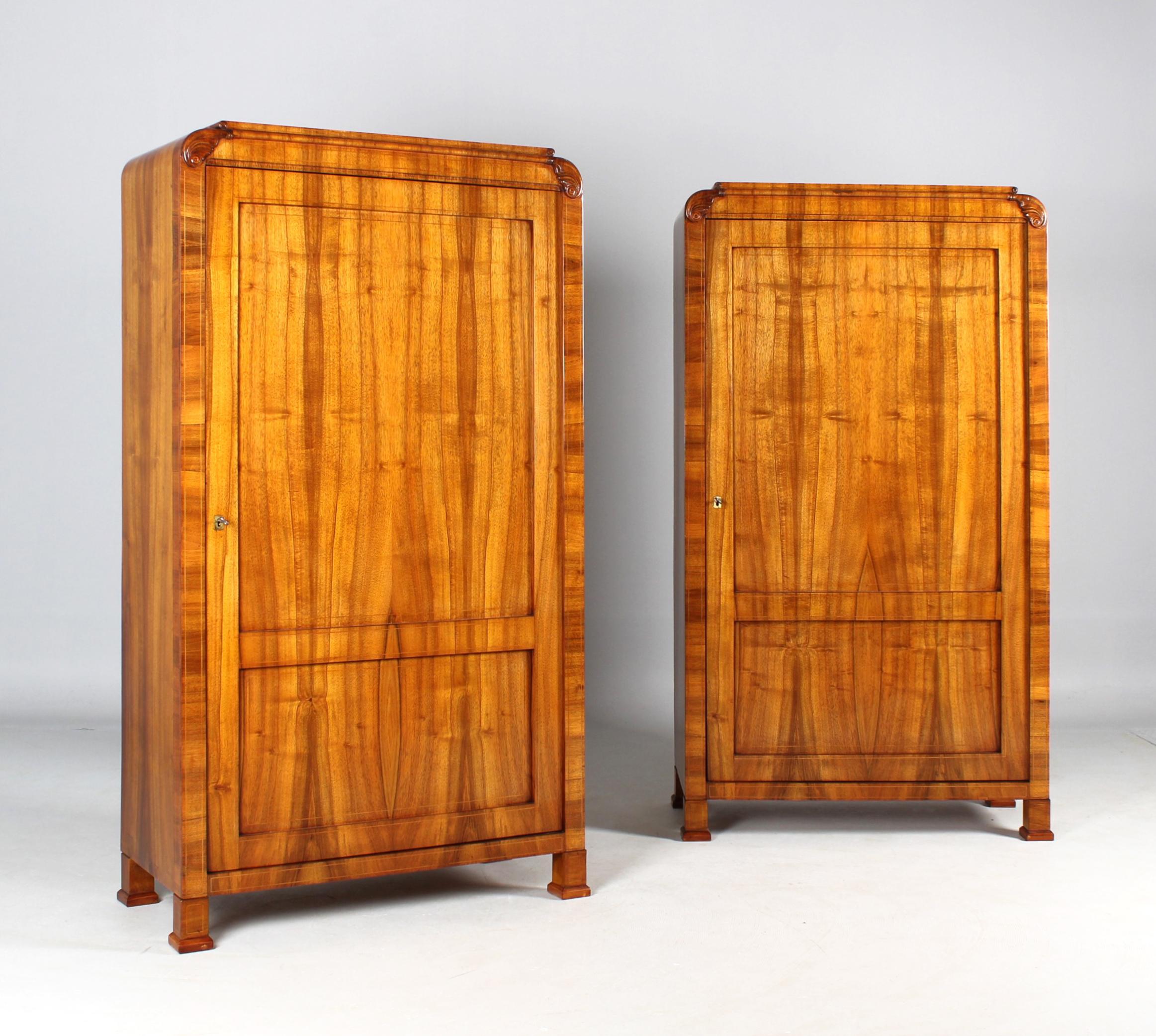 19th Century Pair Biedermeier Wardrobes, Walnut, Prague, circa 1830 In Excellent Condition In Greven, DE