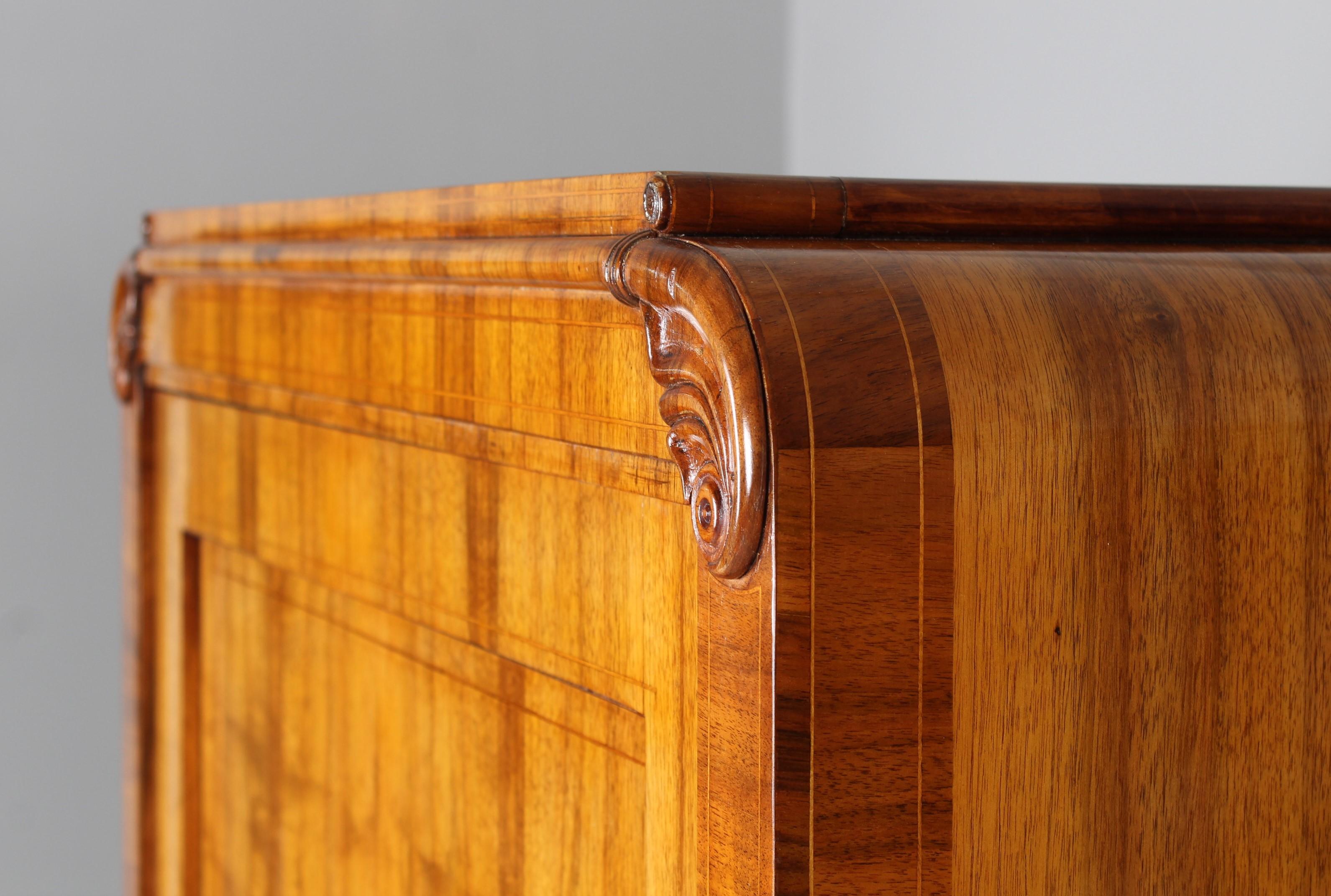 19th Century Pair Biedermeier Wardrobes, Walnut, Prague, circa 1830 1