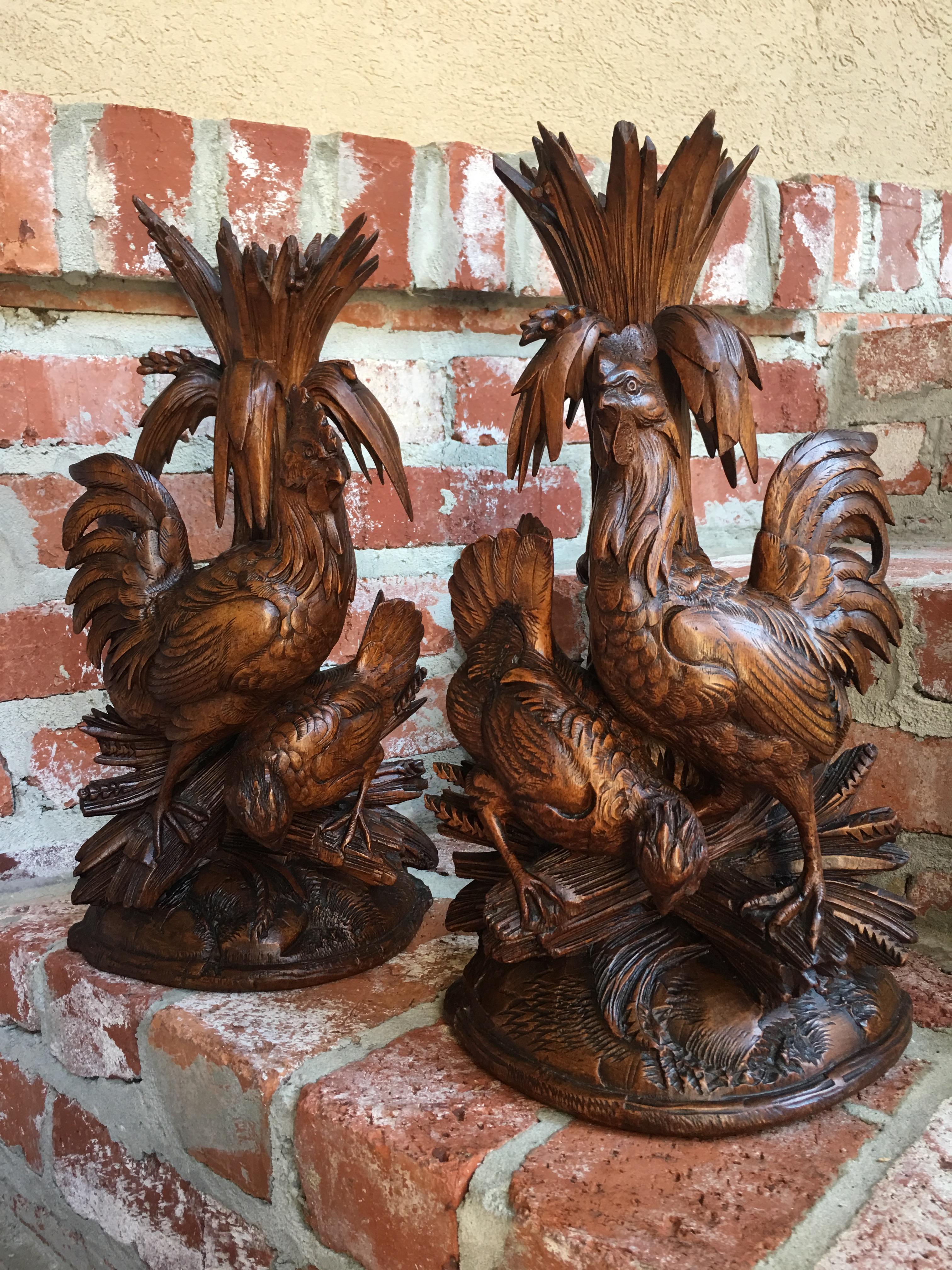 19th century Pair Black Forest Chicken Vase Epergne Candleholder Carved Wood Set In Good Condition For Sale In Shreveport, LA