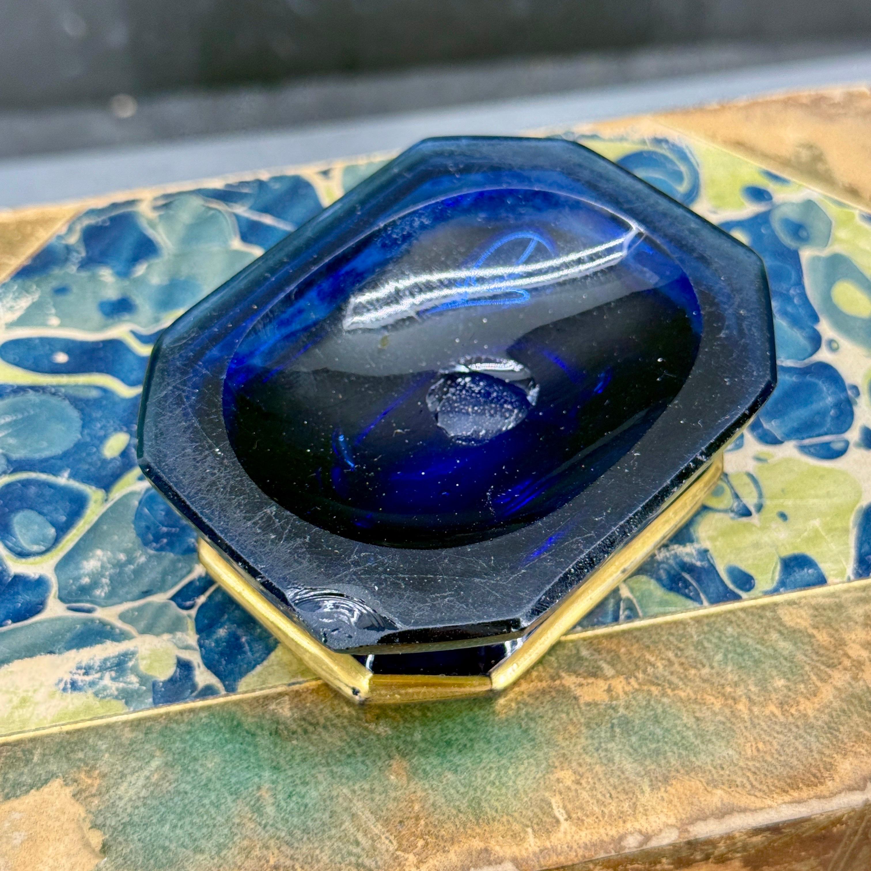 Paire de salières et poivrières en verre doré bleu cobalt du 19e siècle en vente 11