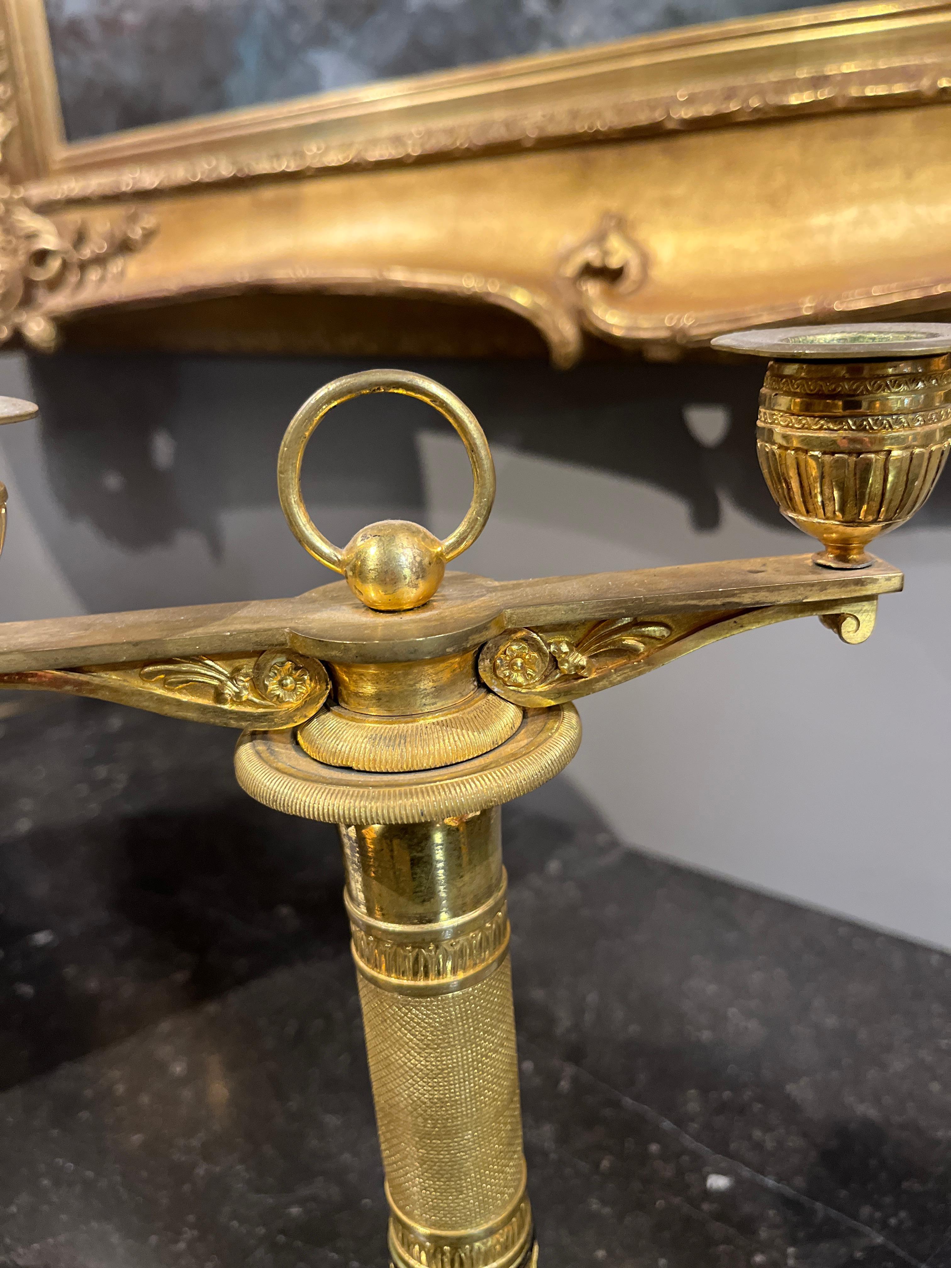 Coppia di candelabri francesi Ormalu del XIX secolo In condizioni buone in vendita a Scottsdale, AZ