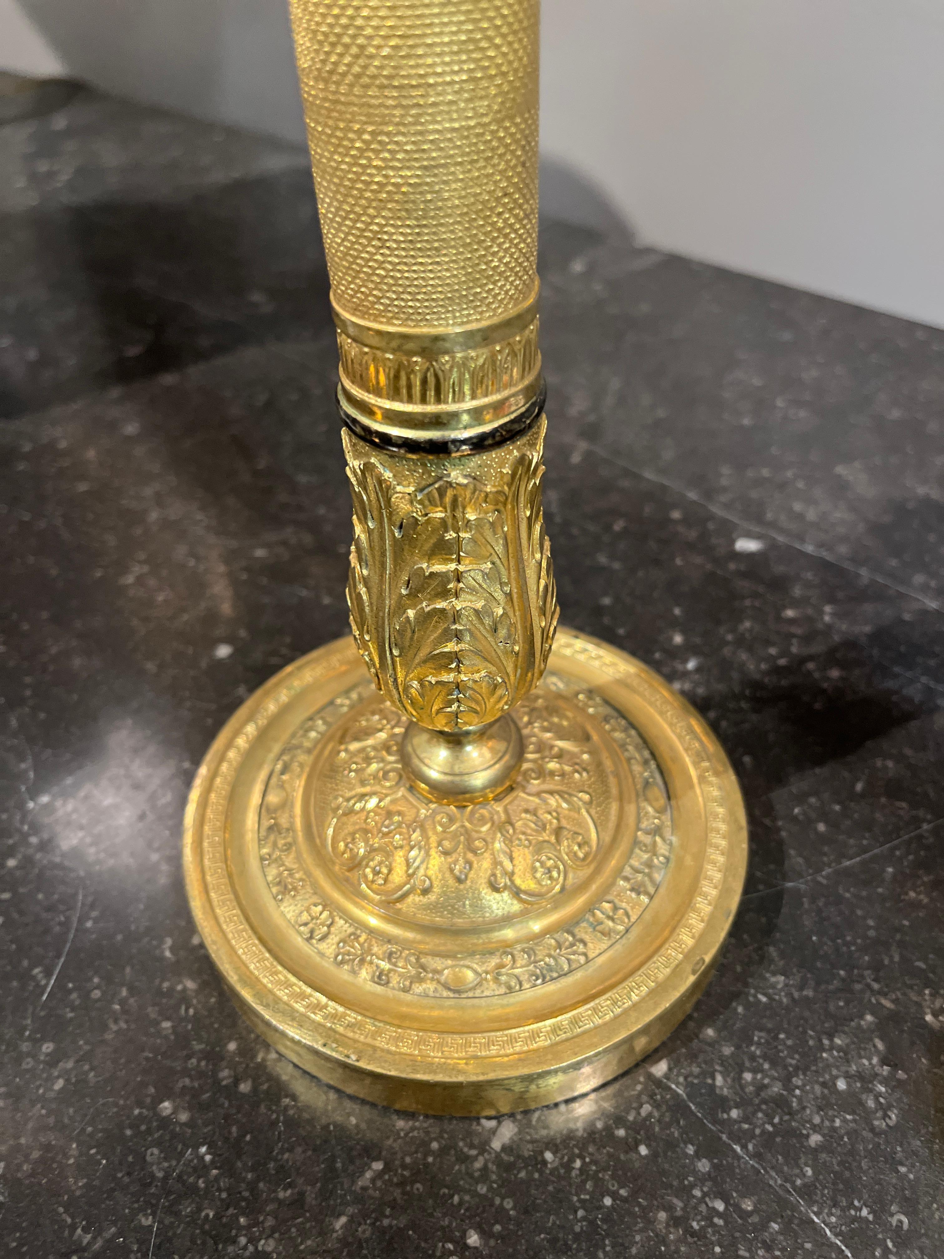 Coppia di candelabri francesi Ormalu del XIX secolo in vendita 1