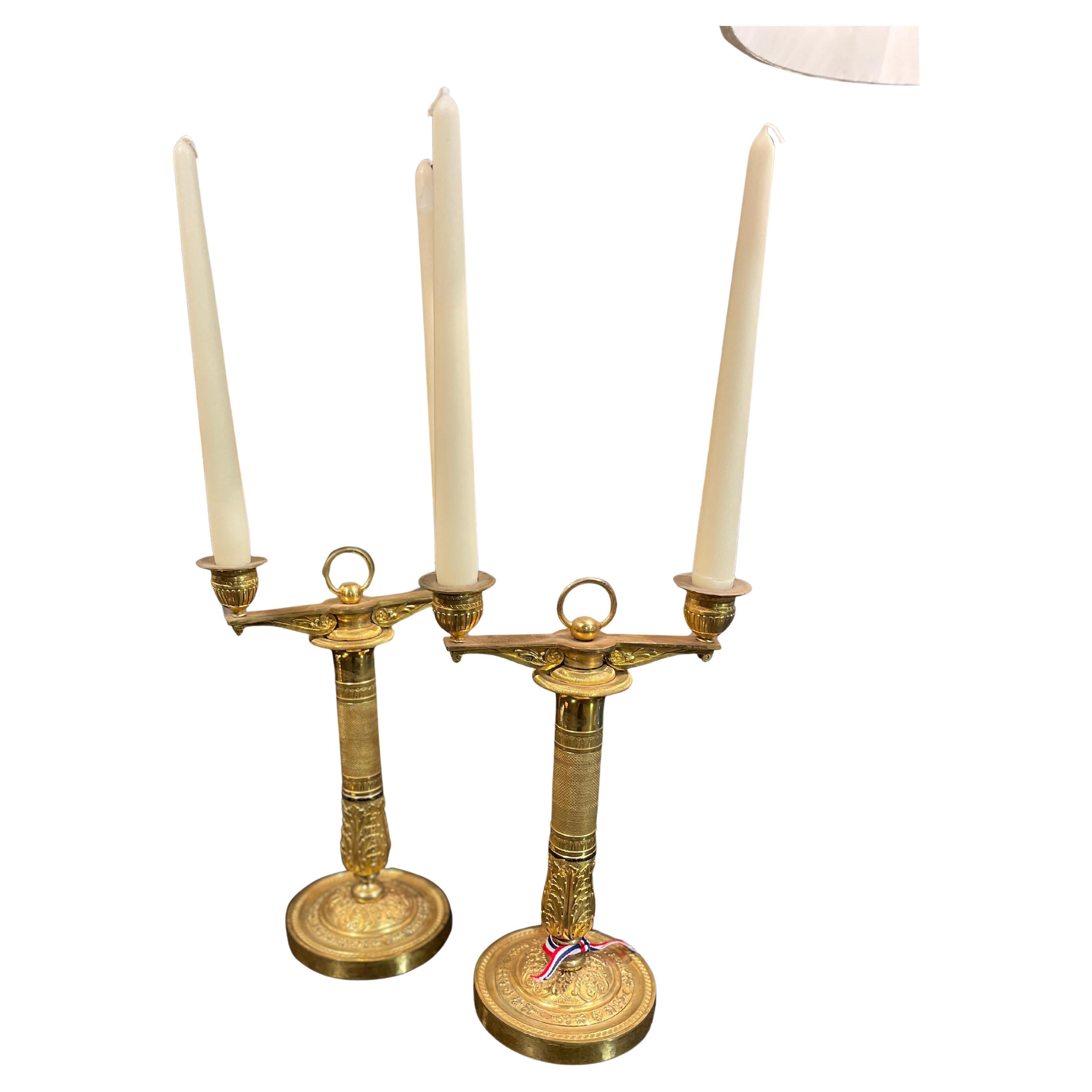 Coppia di candelabri francesi Ormalu del XIX secolo in vendita