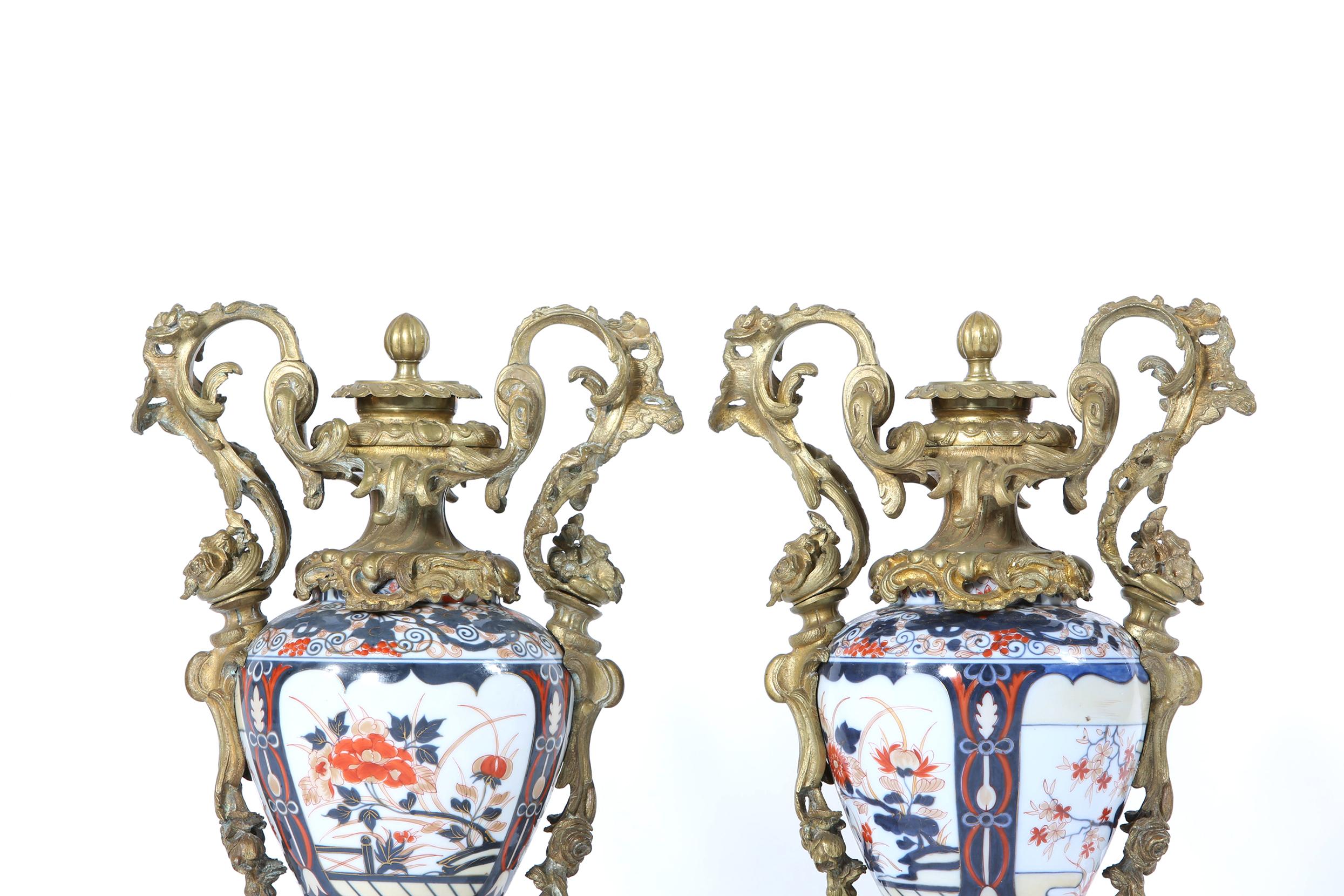 19th Century Pair / Gilt Bronze Mounted Imari Porcelain Vases In Good Condition For Sale In Tarry Town, NY