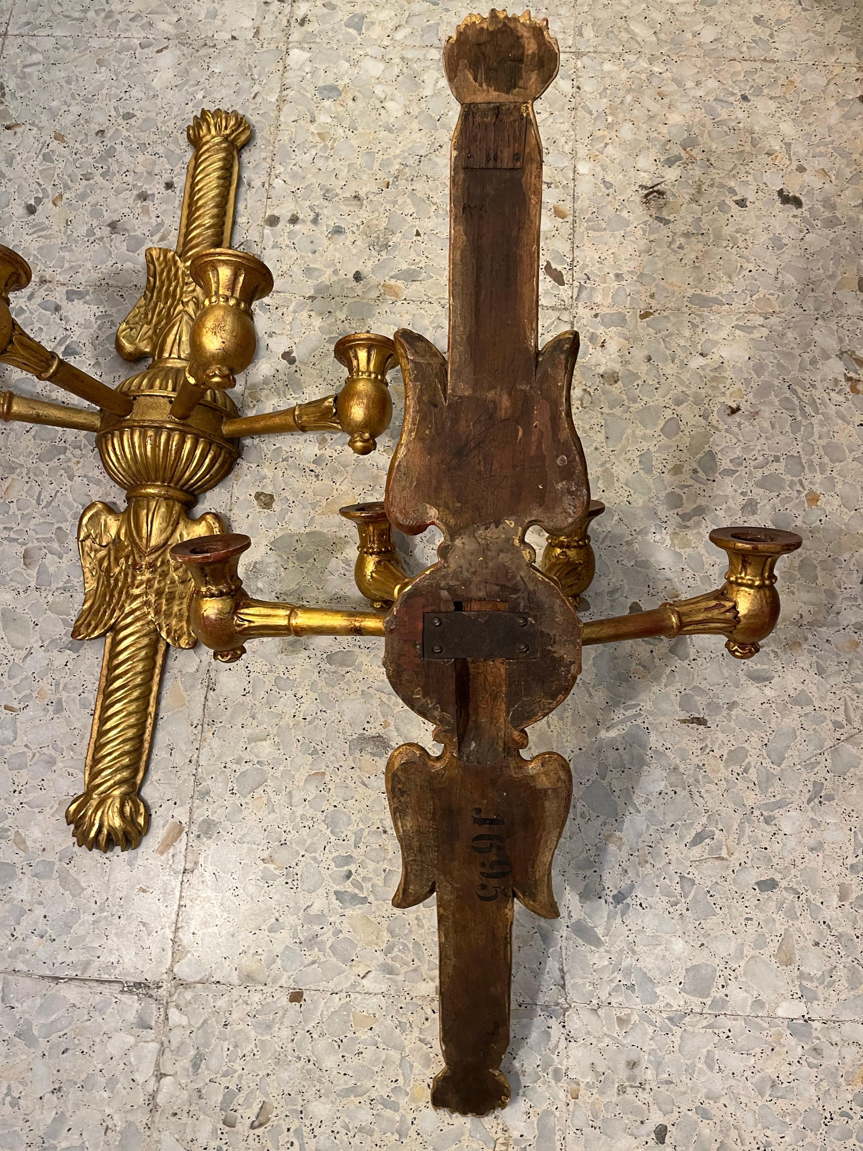 Paire d'appliques Empire du 19e siècle en Wood Wood doré Bon état - En vente à Madrid, ES